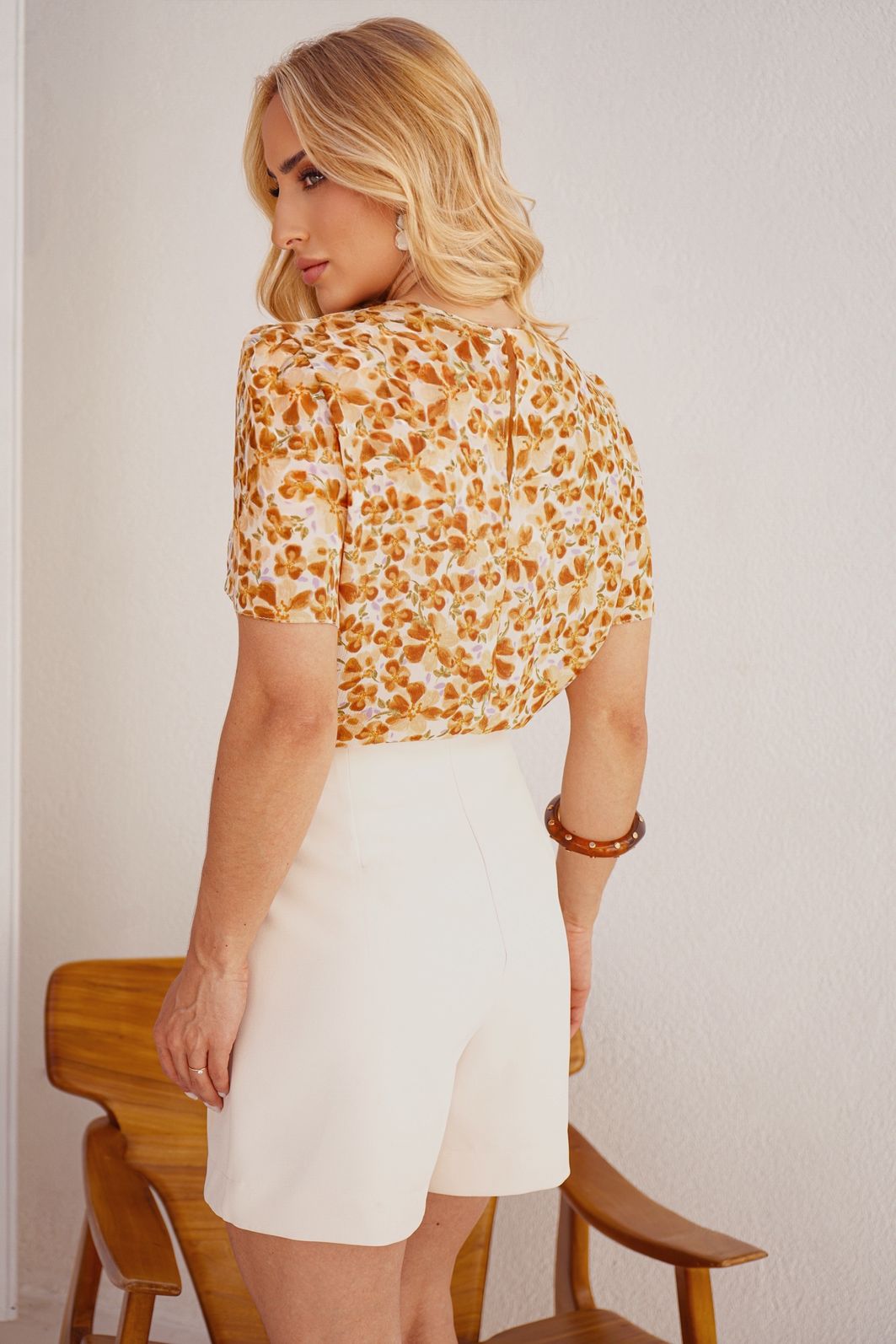 Blusa Floral Decote Prega - Donna Ritz Blusa Floral Decote Prega - Donna Ritz