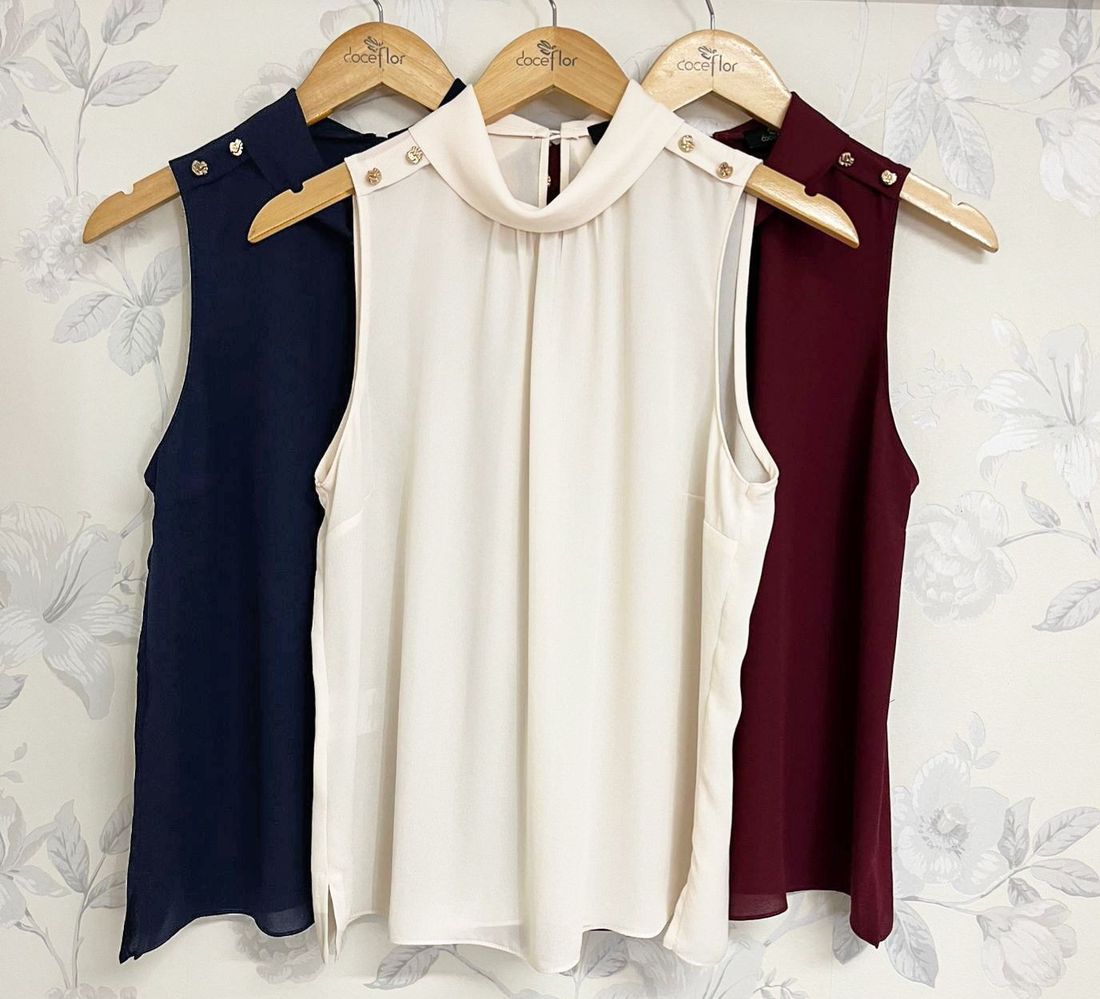 Regata Crepe Gola Alta Botão Ombro - Doce Flor