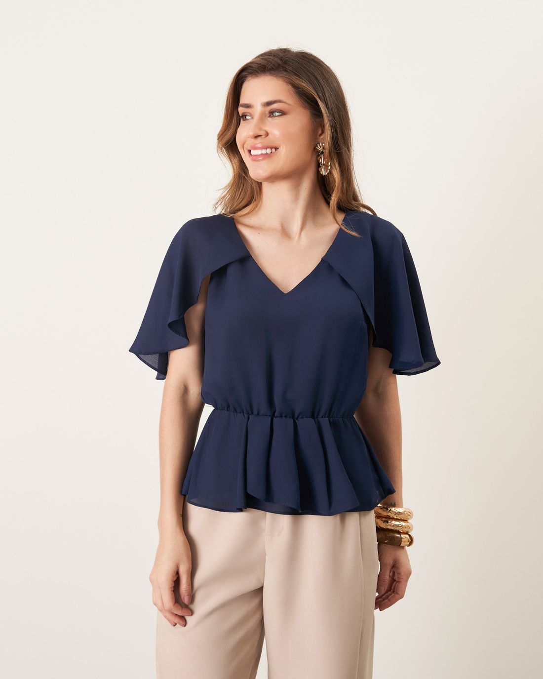 Blusa Crepe Capa Com Pregas - Milalai Blusa Crepe Capa Com Pregas - Milalai