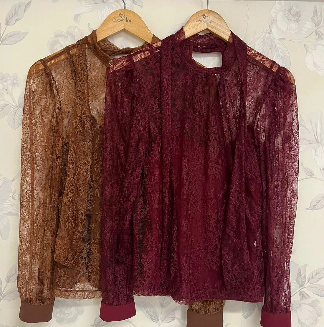 Blusa Manga Longa Gola Laço Renda - Doce Flor