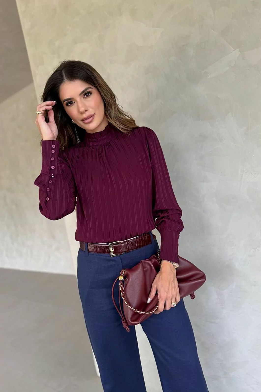 Blusa Gola Franzida Manga Longa Botões - Doce Flor