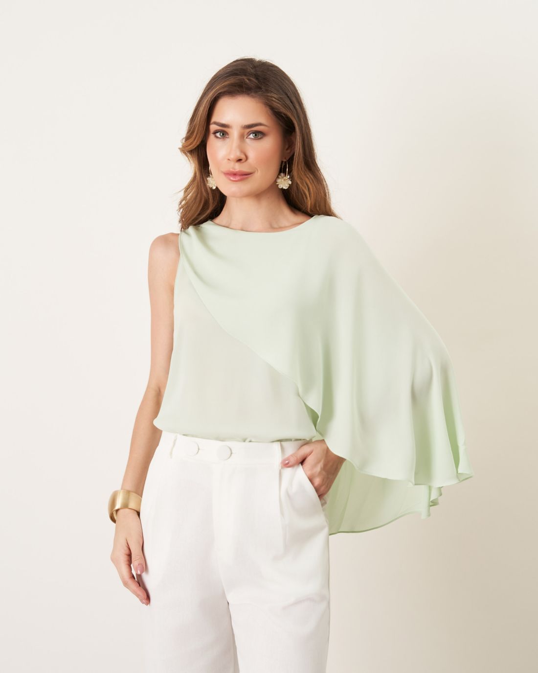 Blusa Crepe Capa Assimétrica - Milalai Blusa Crepe Capa Assimétrica - Milalai
