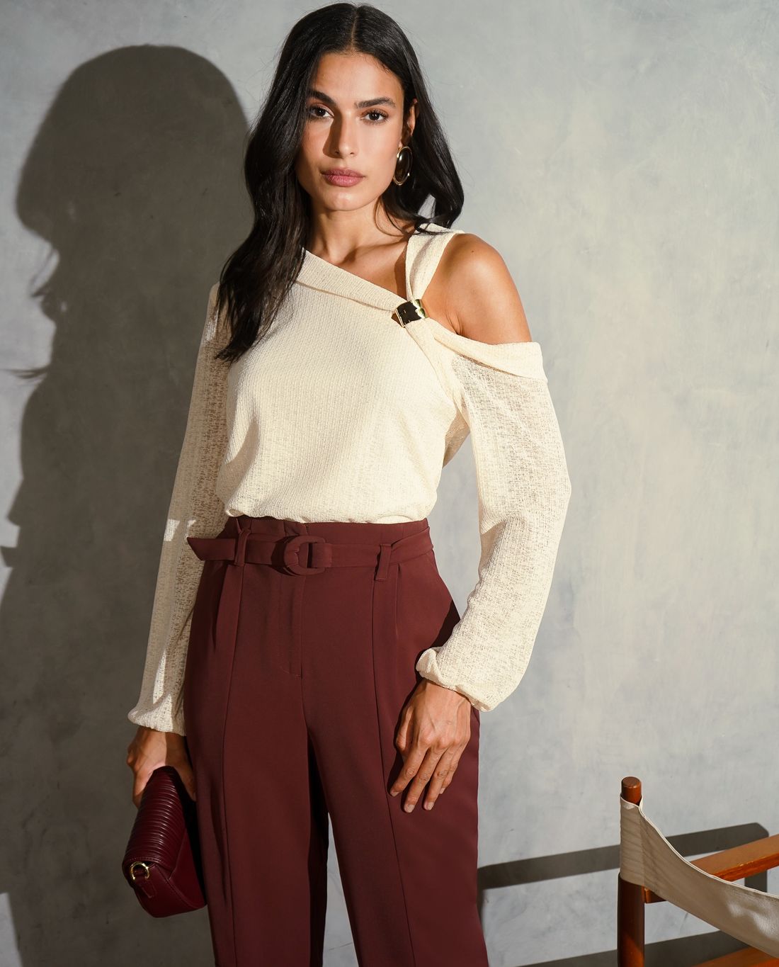 Calça Cenoura Prega Recorte - Donna Ritz