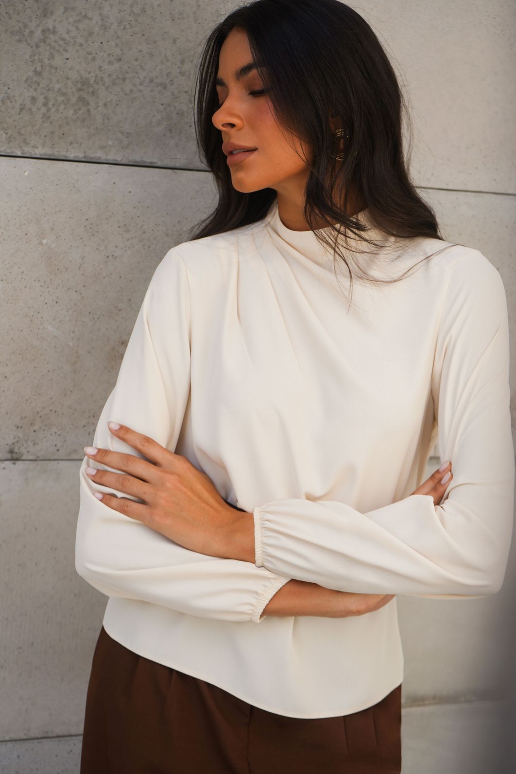 Blusa Crepe Assimétrica Com Pregas - Donna Ritz Blusa Crepe Assimétrica Com Pregas - Donna Ritz