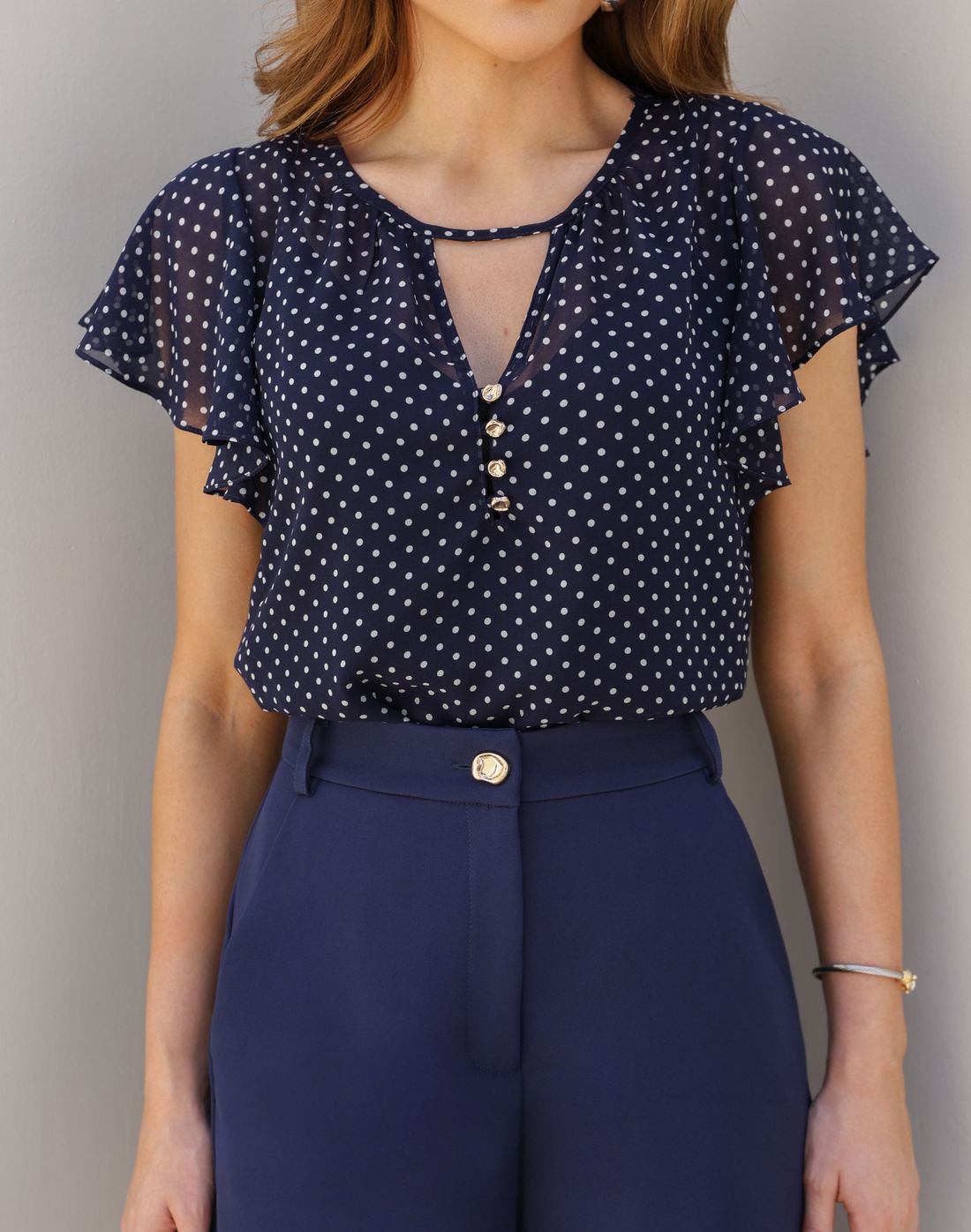 Blusa Crepe Poás Botões Dourados - Doce Flor Blusa Crepe Poás Botões Dourados - Doce Flor