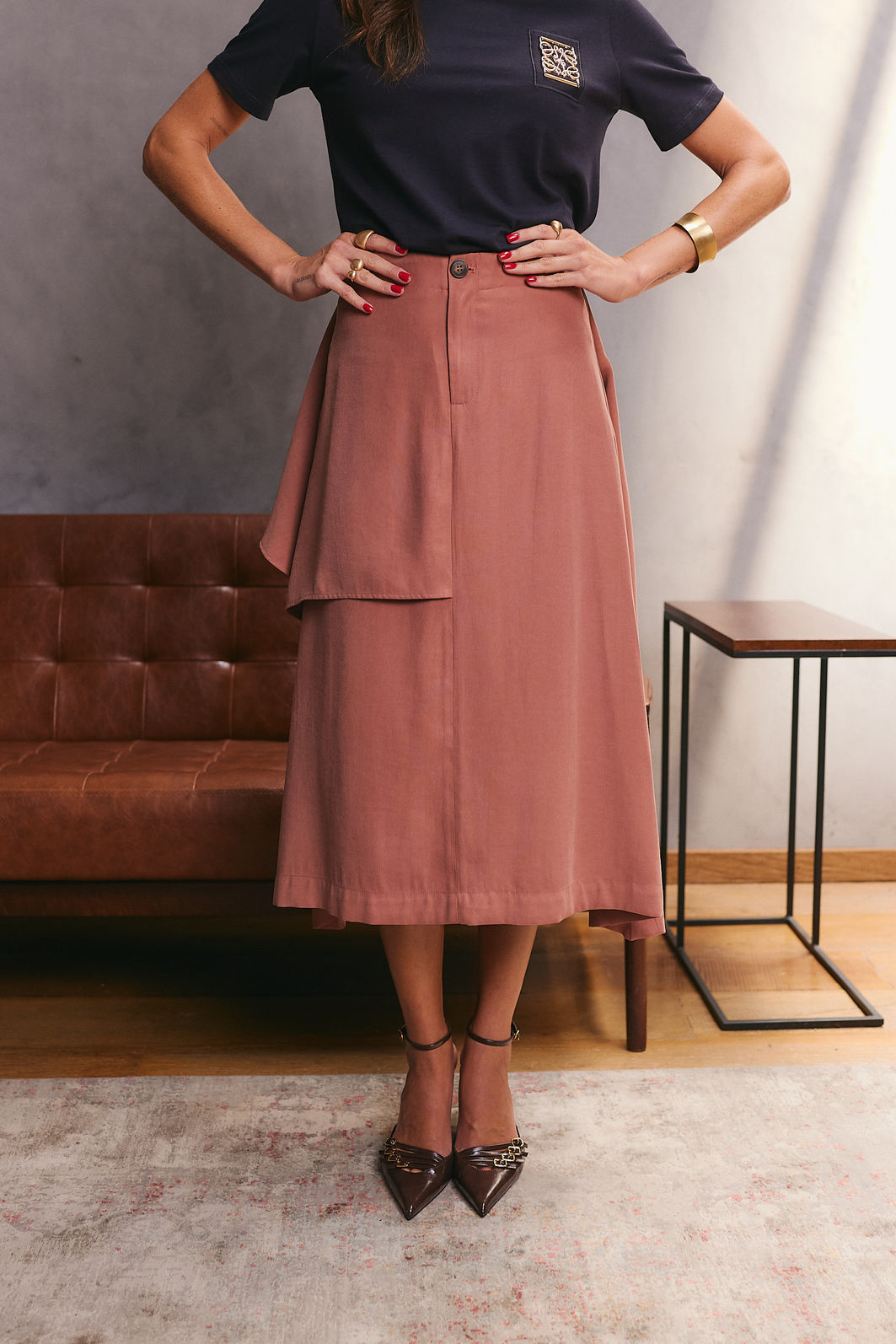 Saia Midi Envelope - Unique Chic Saia Midi Envelope - Unique Chic