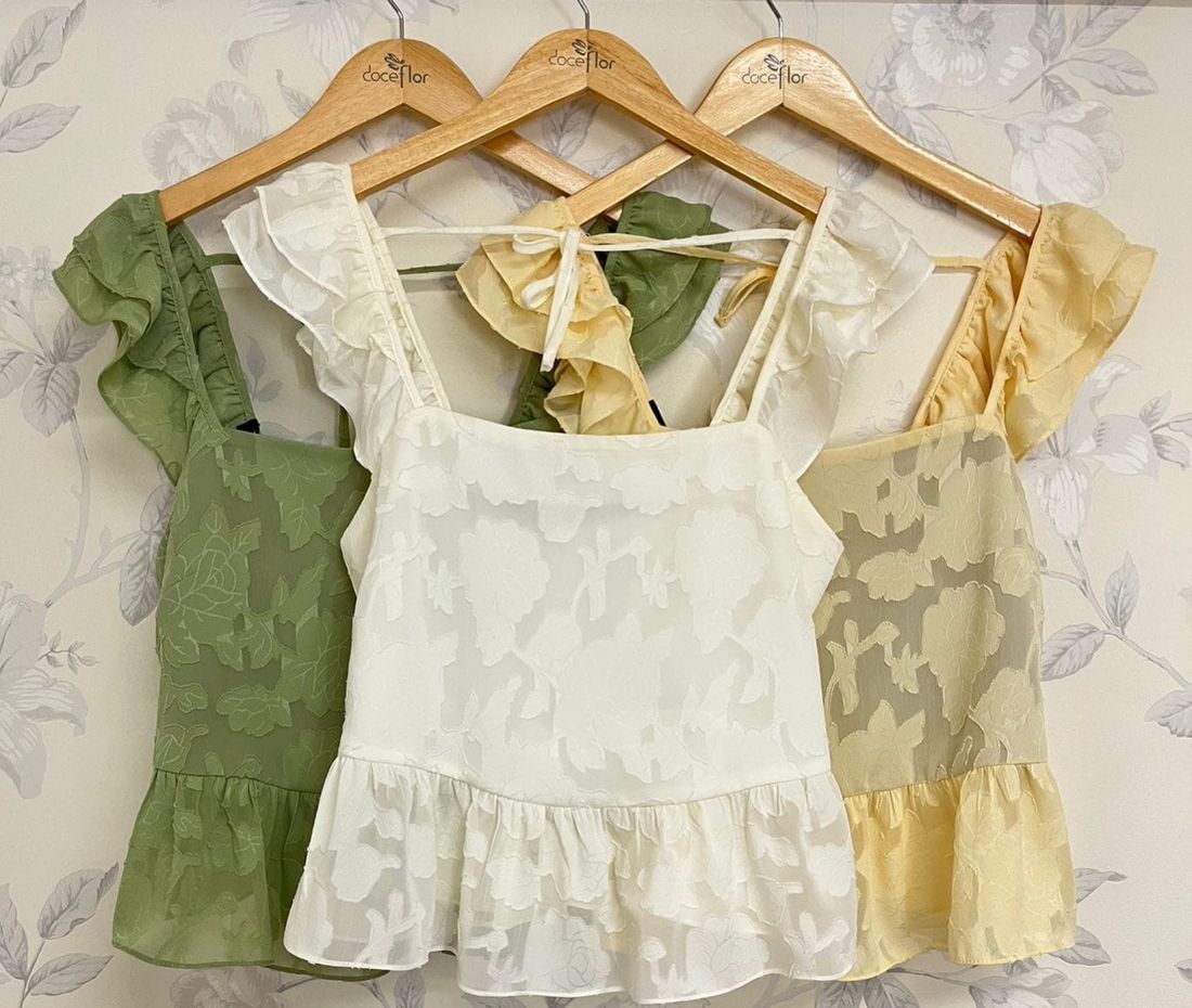 Blusa Em Chiffon Jacquard Com Babados - Doce Flor