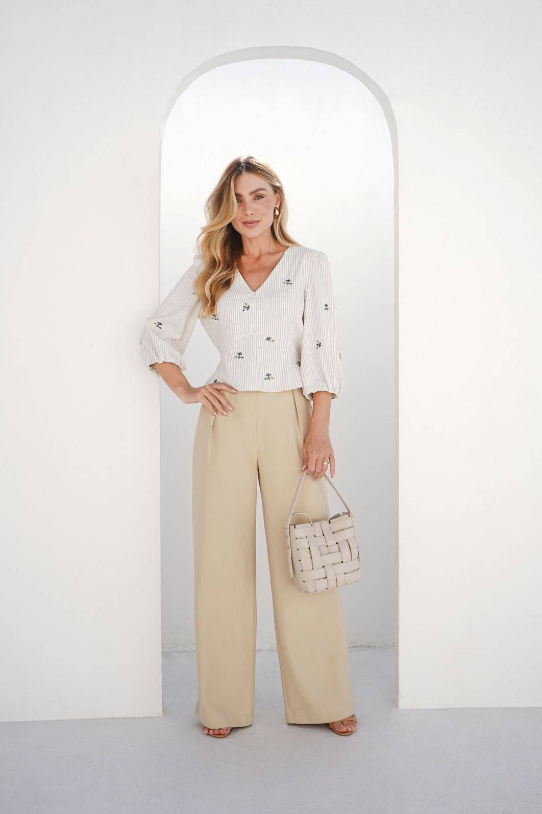 Blusa Manga Balonê Listra Bordado - Donna Ritz Blusa Manga Balonê Listra Bordado - Donna Ritz