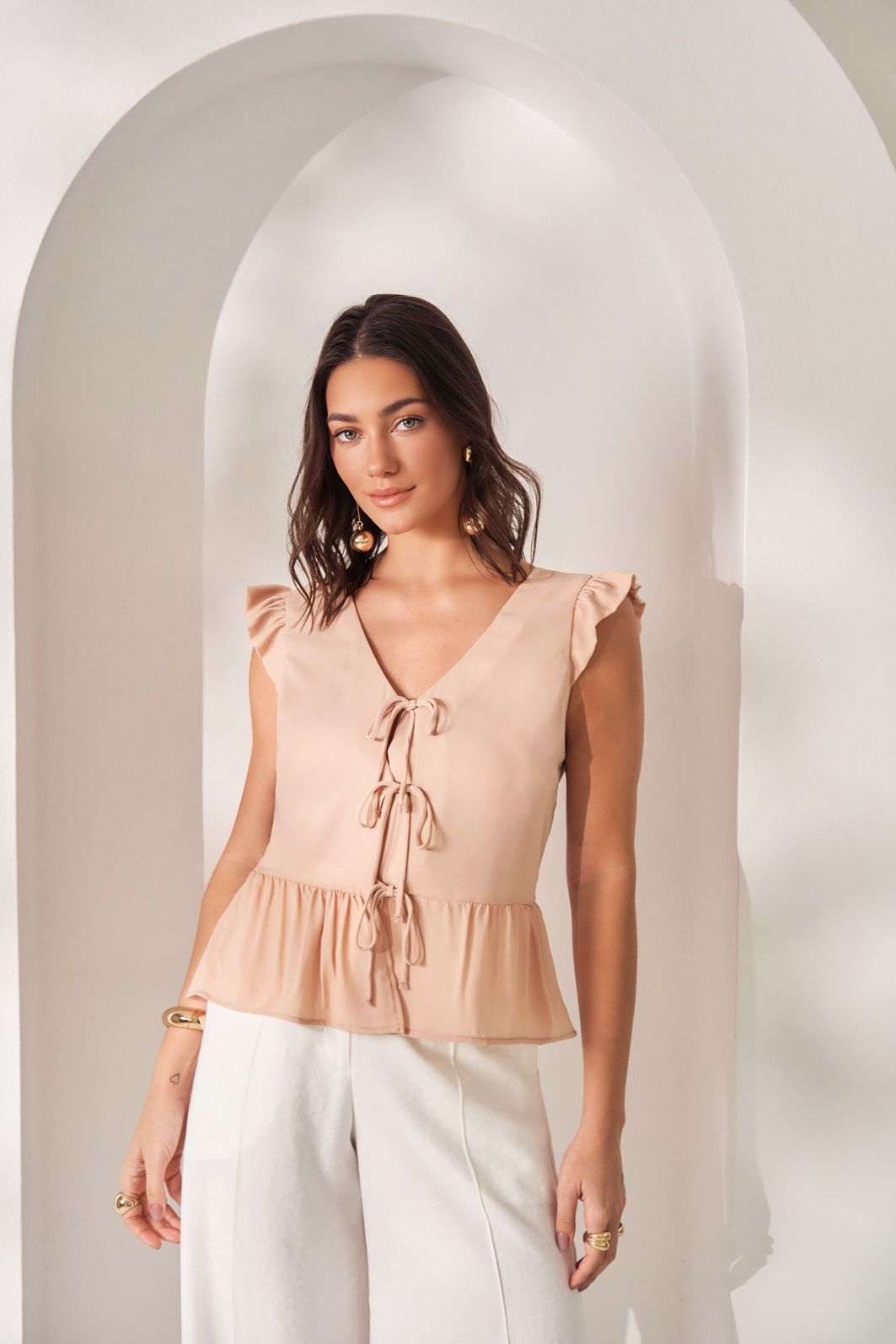 Blusa com Laços e Mangas Babado - Milalai Blusa com Laços e Mangas Babado - Milalai