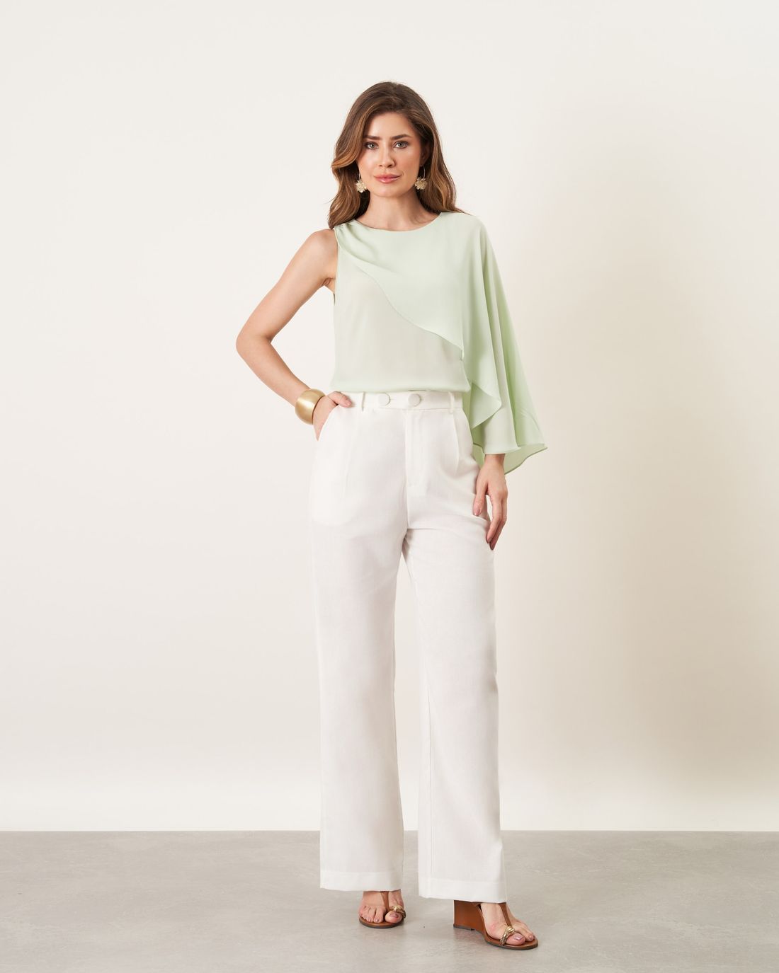 Blusa Crepe Capa Assimétrica - Milalai Blusa Crepe Capa Assimétrica - Milalai