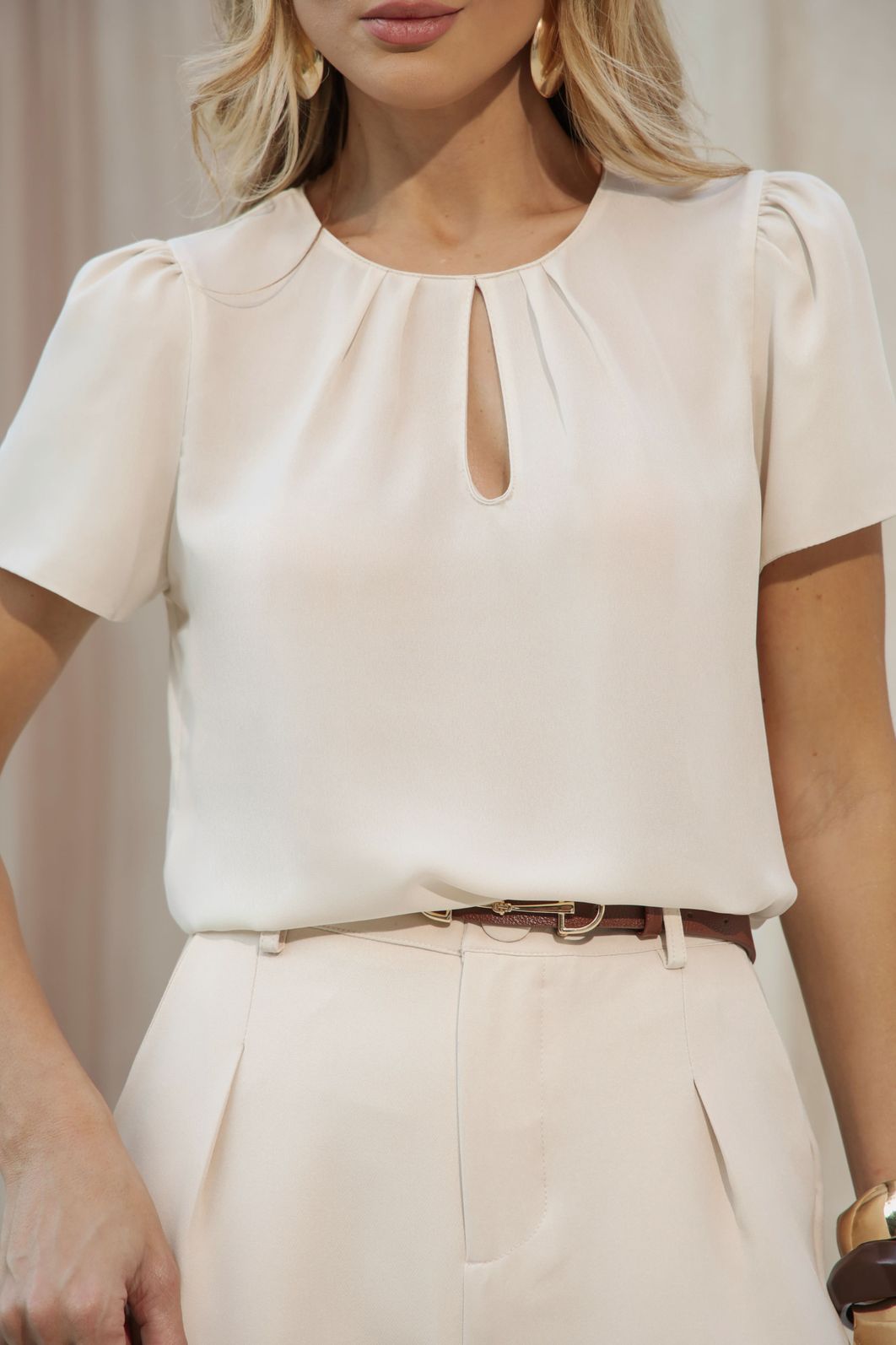 Blusa Crepe Decote Gota Pregas - Milalai Blusa Crepe Decote Gota Pregas - Milalai
