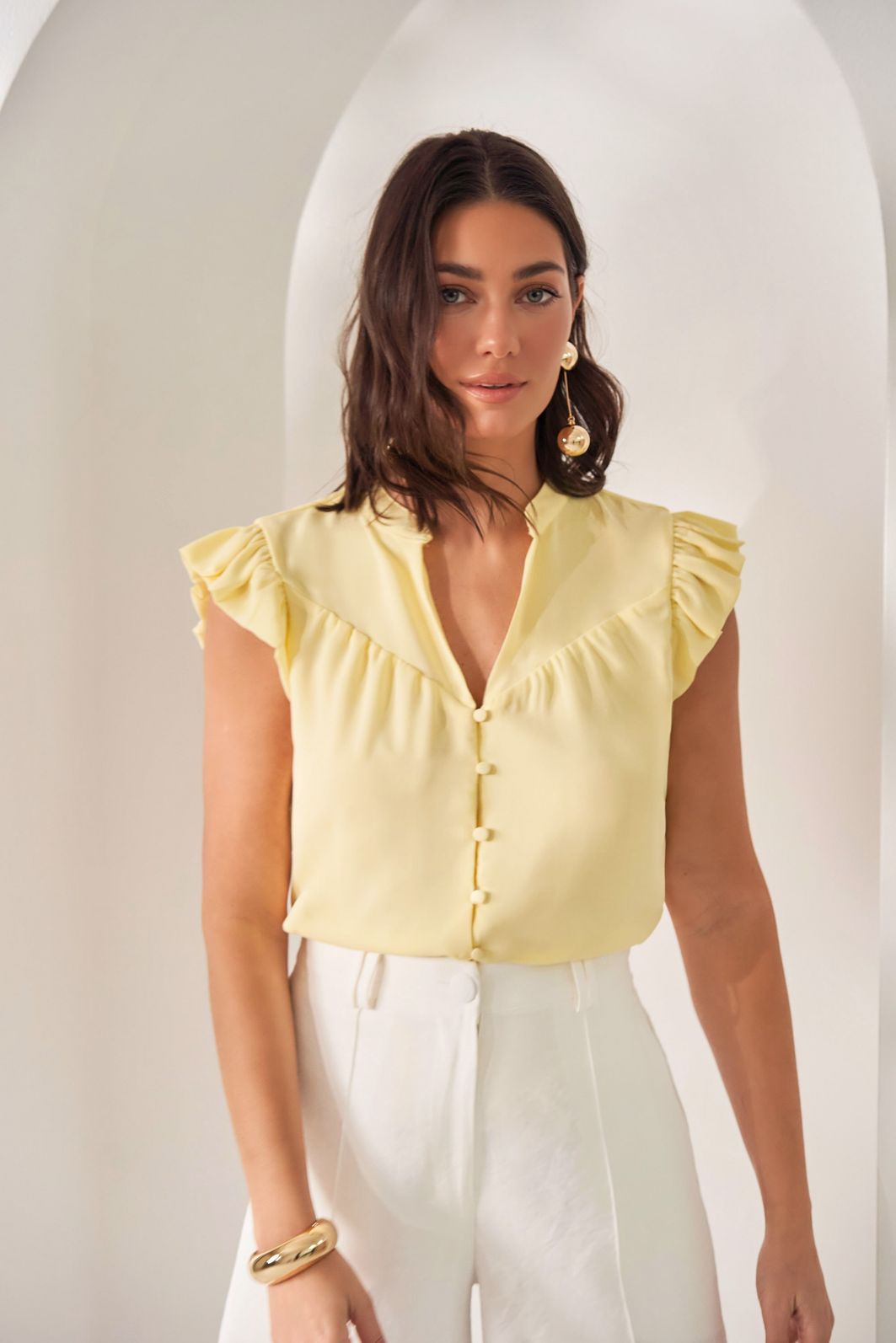 Blusa com Babados e Botões Forrados -Milalai Blusa com Babados e Botões Forrados -Milalai