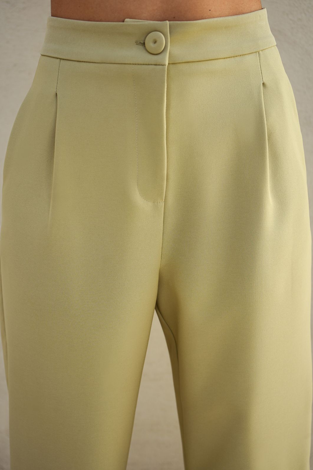 Calça Barrel Prega Span - Donna Ritz Calça Barrel Prega Span - Donna Ritz