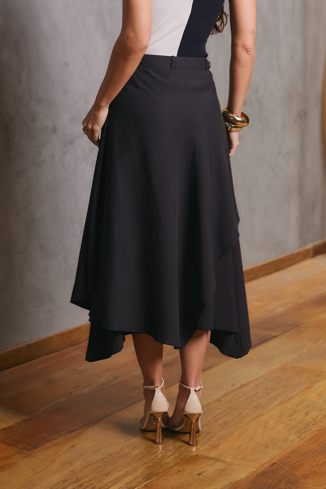 Saia Midi Envelope - Unique Chic Saia Midi Envelope - Unique Chic