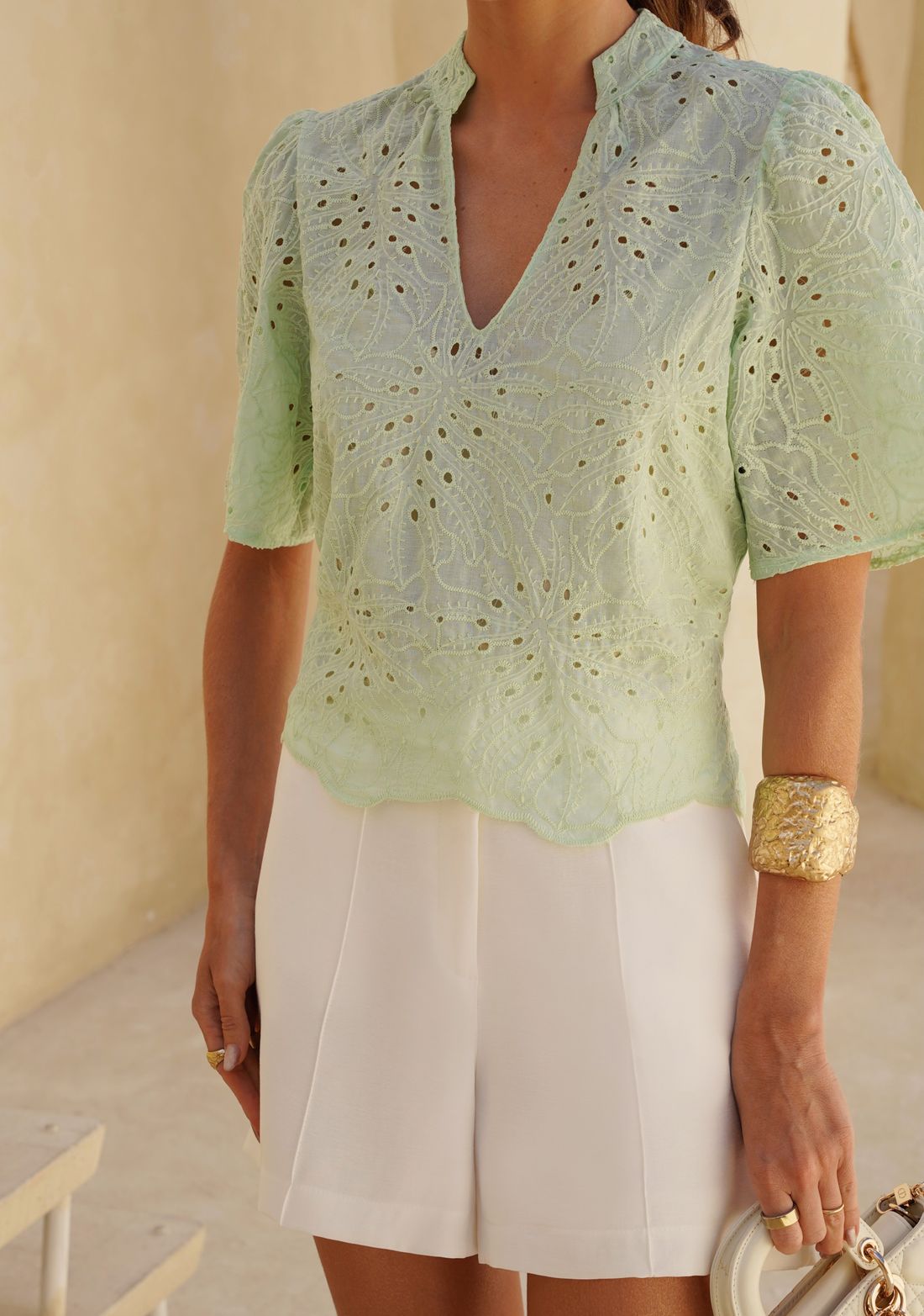 Blusa Laise Manga Curta-Doce Flor Blusa Laise Manga Curta-Doce Flor