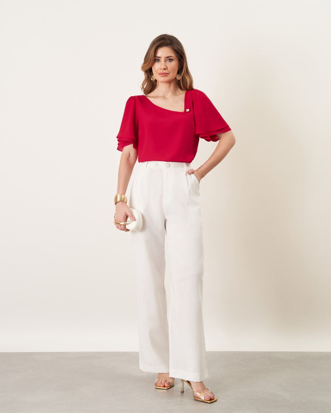 Blusa Crepe Decote Assimétrico Com Fivela - Milalai Blusa Crepe Decote Assimétrico Com Fivela - Milalai