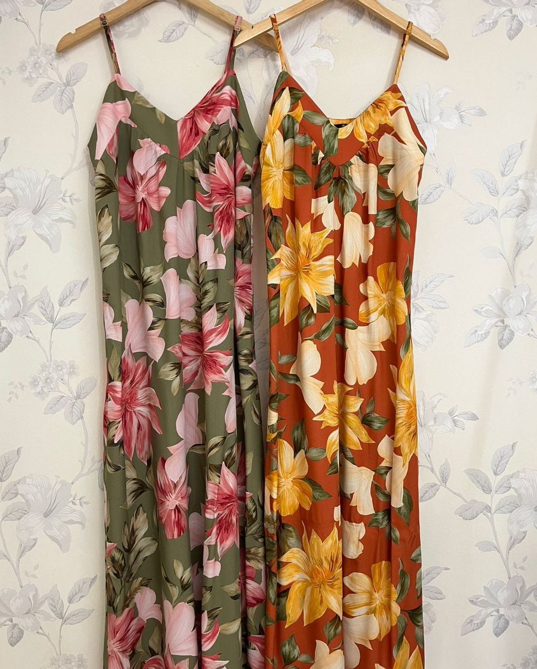 Vestido Longo Maxi Floral Com Amarração - Doce Flor Vestido Longo Maxi Floral Com Amarração - Doce Flor