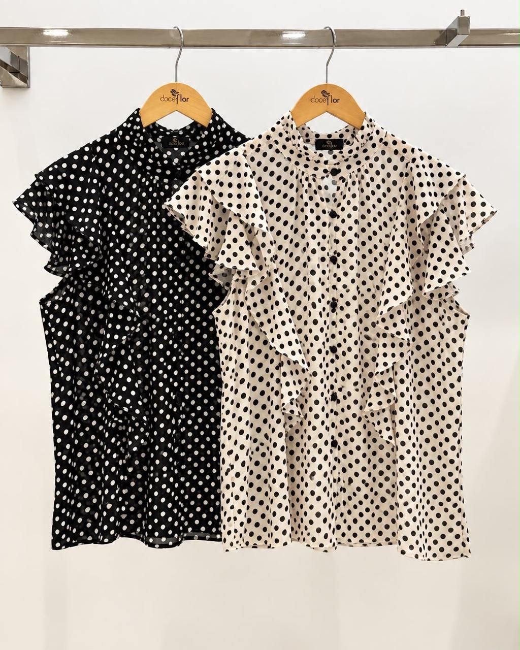 Blusa Estampa Poá Botões Manga Jabots - Doce Flor