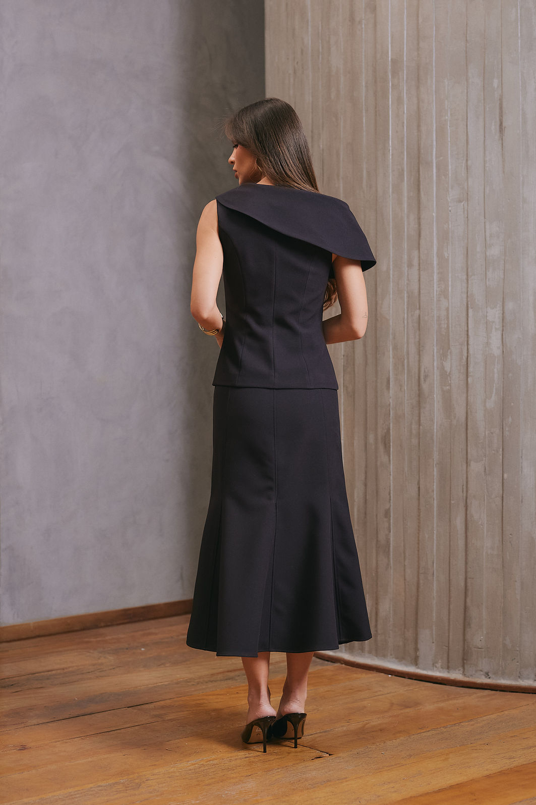 Blusa Decote Assimétrico Alfaiataria - Unique Chic Blusa Decote Assimétrico Alfaiataria - Unique Chic