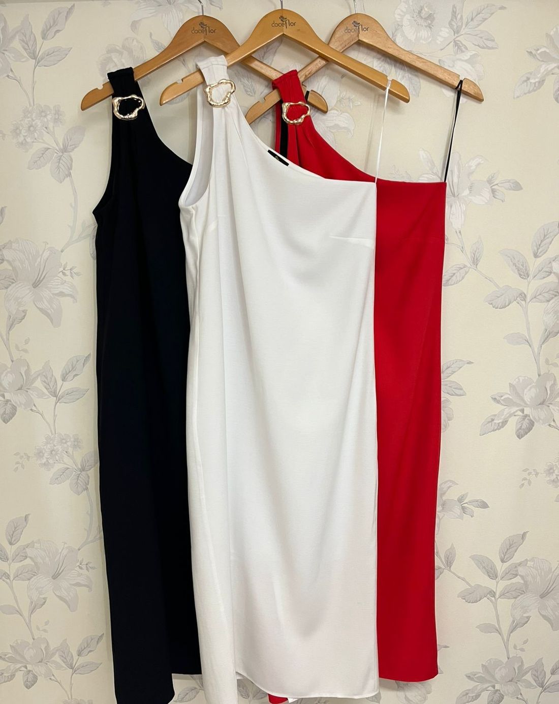 Vestido Ombro Único Com Fívela - Doce Flor