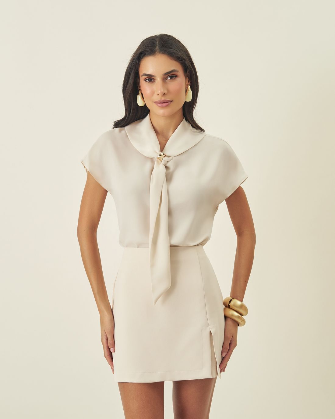 Blusa Crepe Echarpe Fivela Dourada - Milalai Blusa Crepe Echarpe Fivela Dourada - Milalai