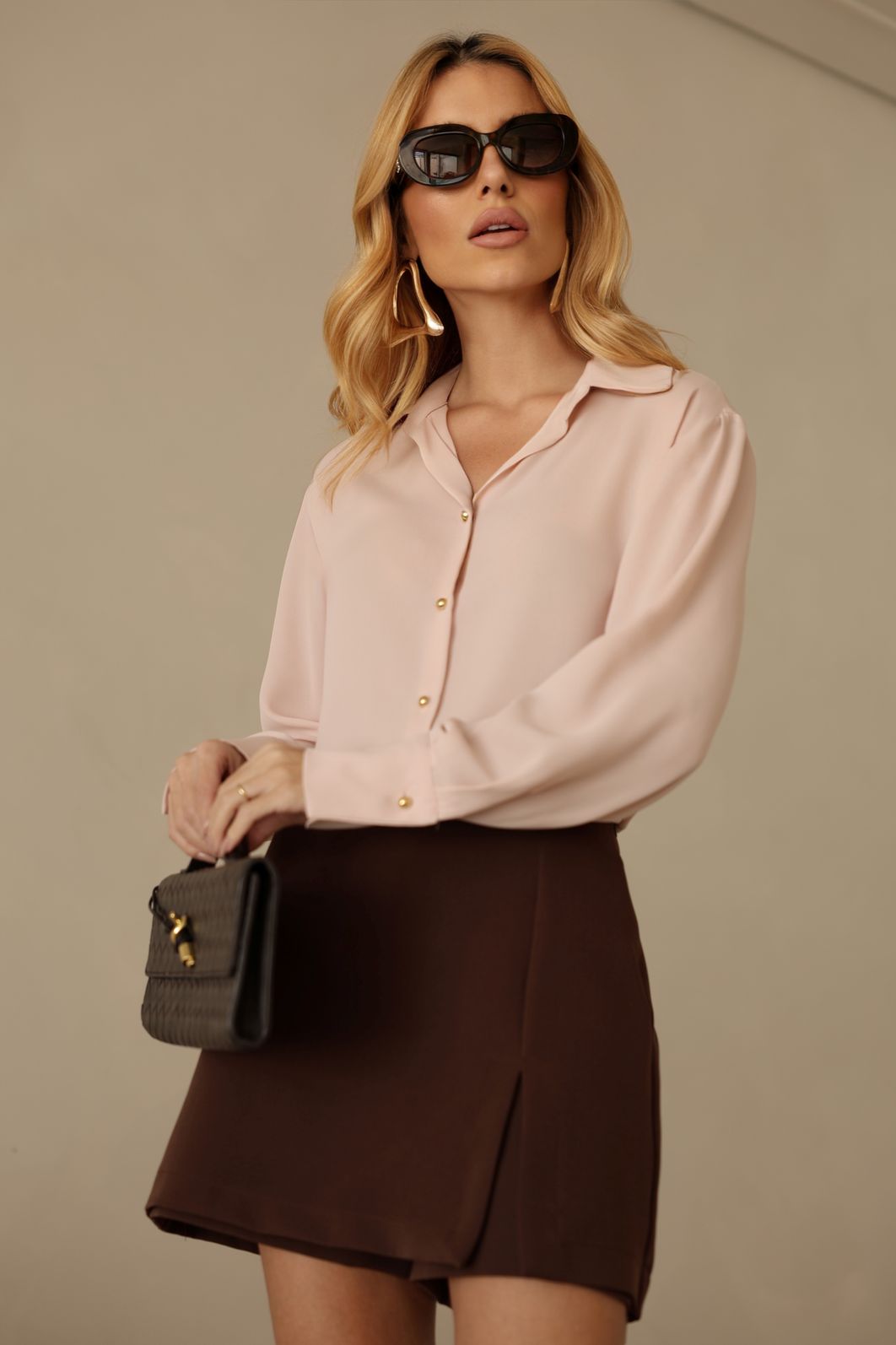 Shorts Saia Feminino em Alfaiataria com Fenda Frontal - Milalai