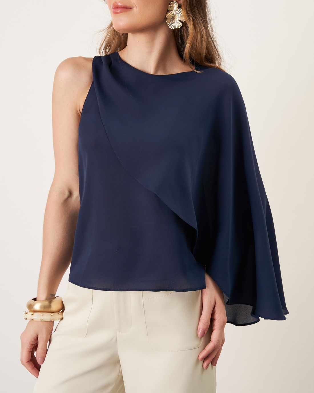 Blusa Crepe Capa Assimétrica - Milalai Blusa Crepe Capa Assimétrica - Milalai