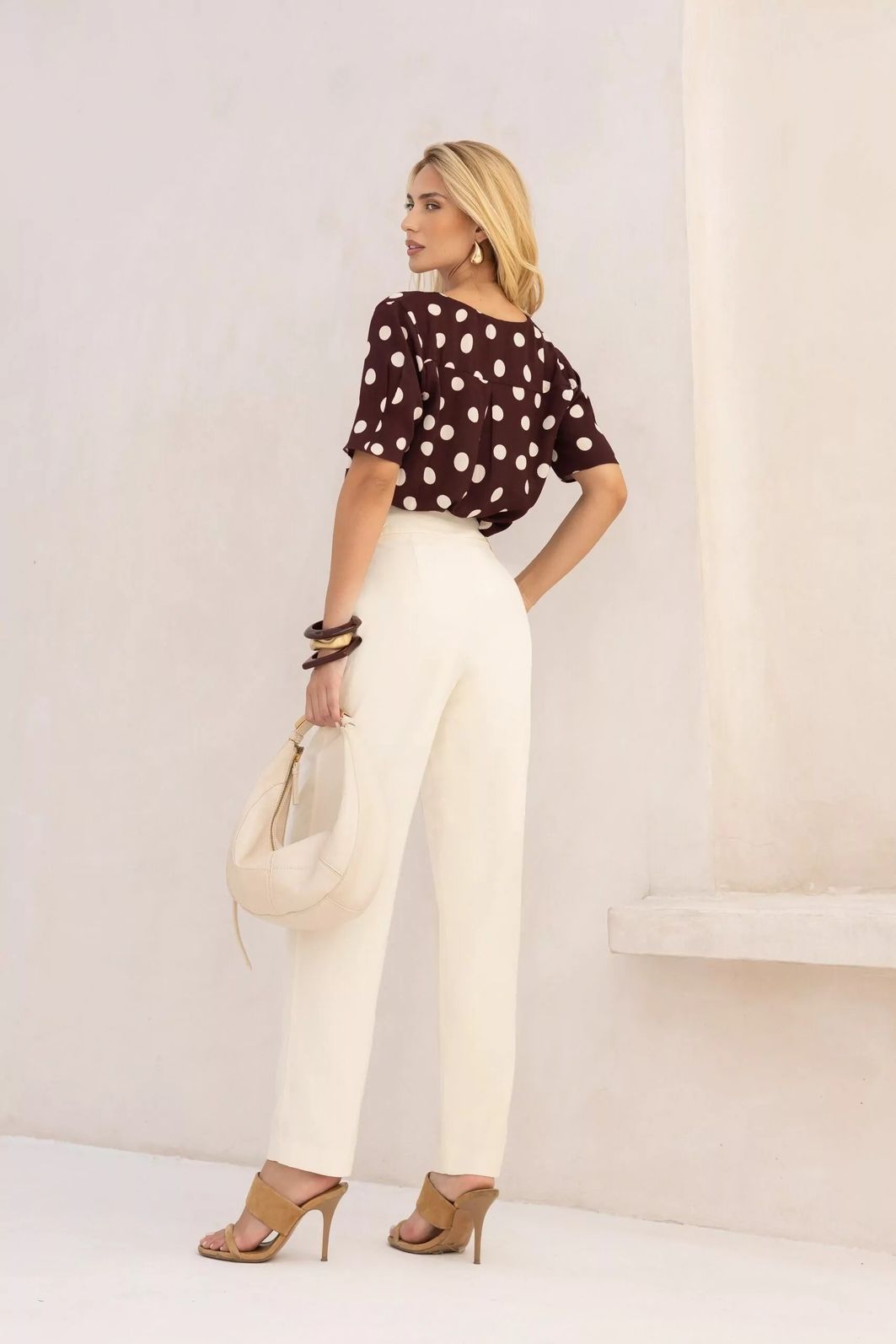 Blusa Crepe Poá Decote V - Doce Flor Blusa Crepe Poá Decote V - Doce Flor