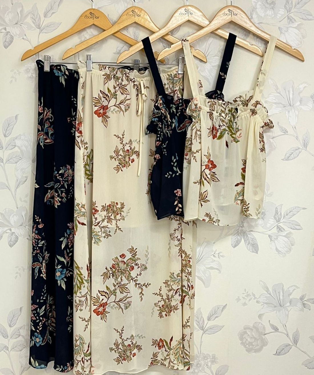 Conjunto Crepe Regata e Saia Floral - Doce Flor Conjunto Crepe Regata e Saia Floral - Doce Flor