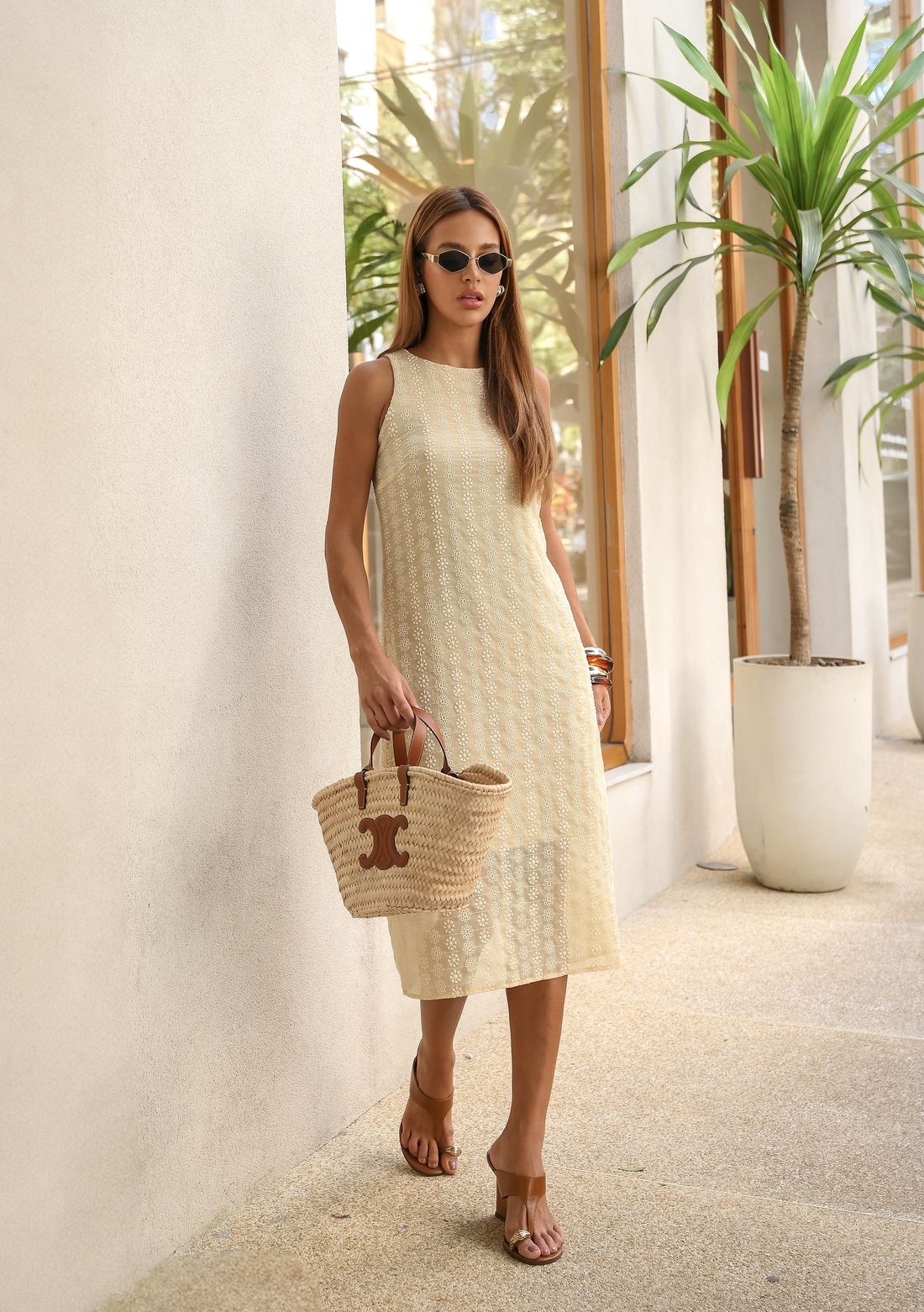 Vestido Midi Chiffon Bordado Abertura  Costas - Doce Flor