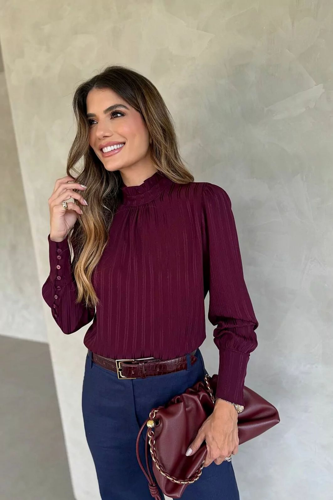 Blusa Gola Franzida Manga Longa Botões - Doce Flor