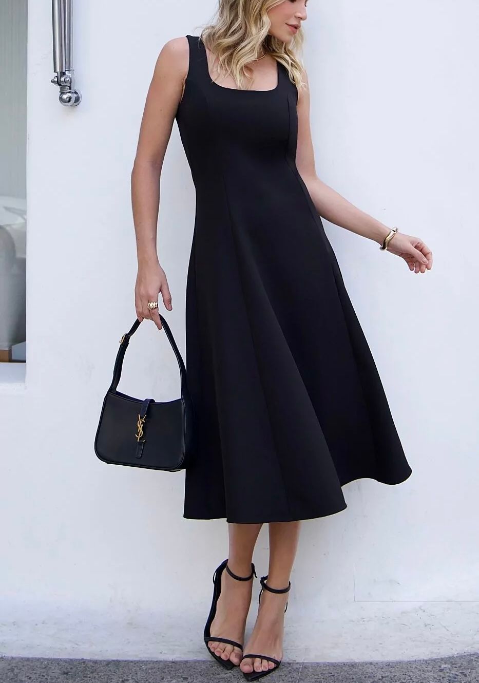 Vestido Alça Larga Evasê Com Recortes - Doce Flor