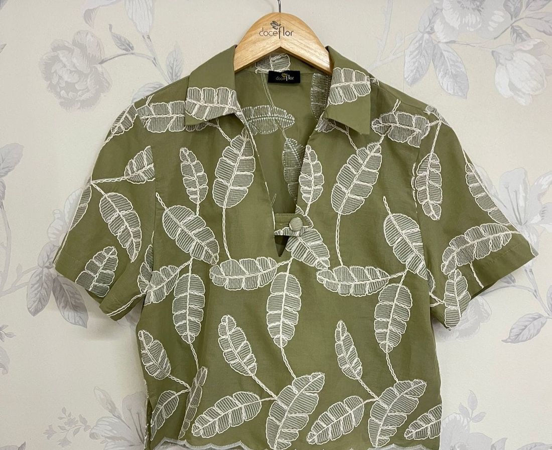 Blusa Polo Em Algodão Bordado - Doce Flor