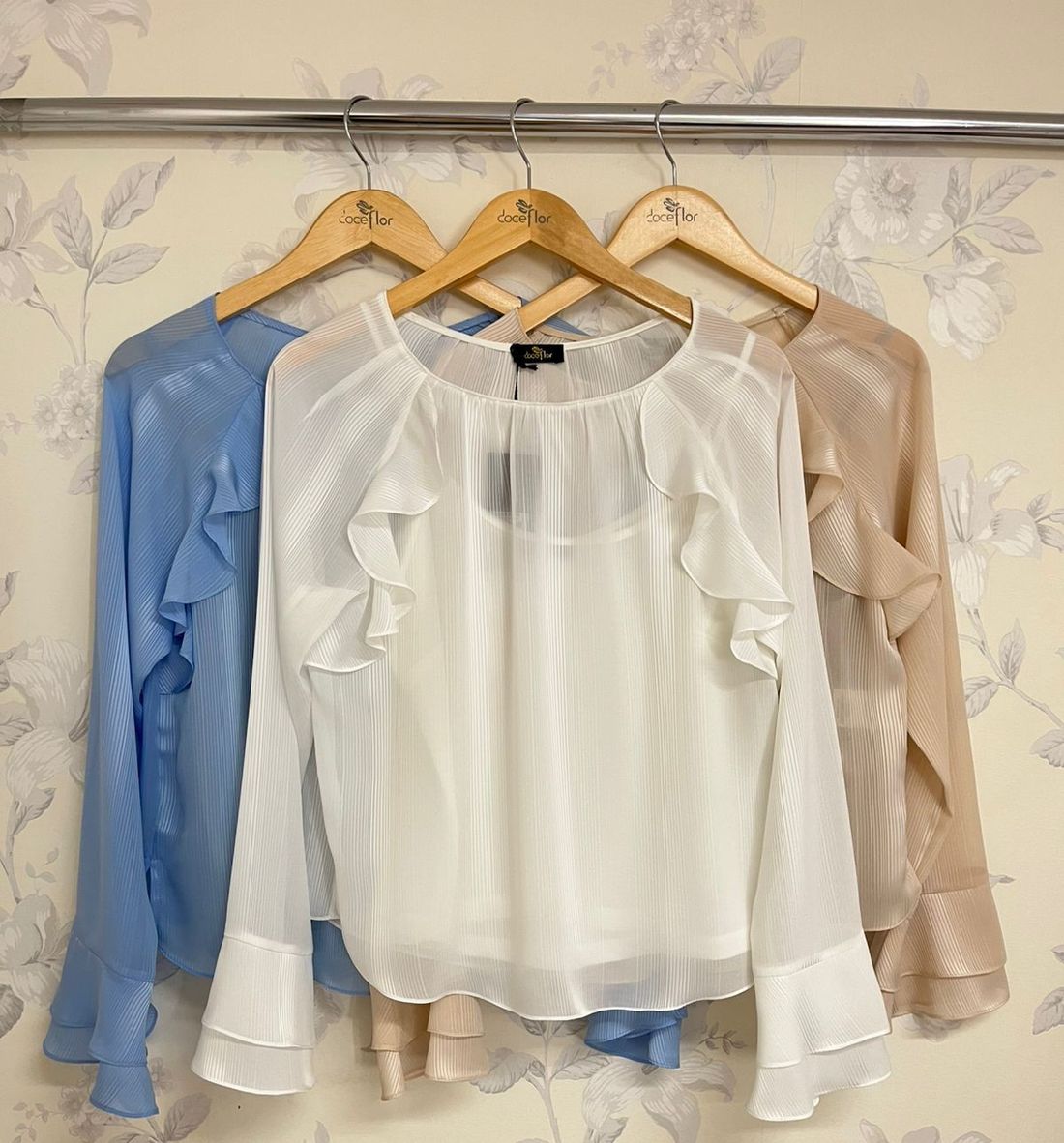 Blusa Chiffon Jacquard Com Jabots - Doce Flor Blusa Chiffon Jacquard Com Jabots - Doce Flor