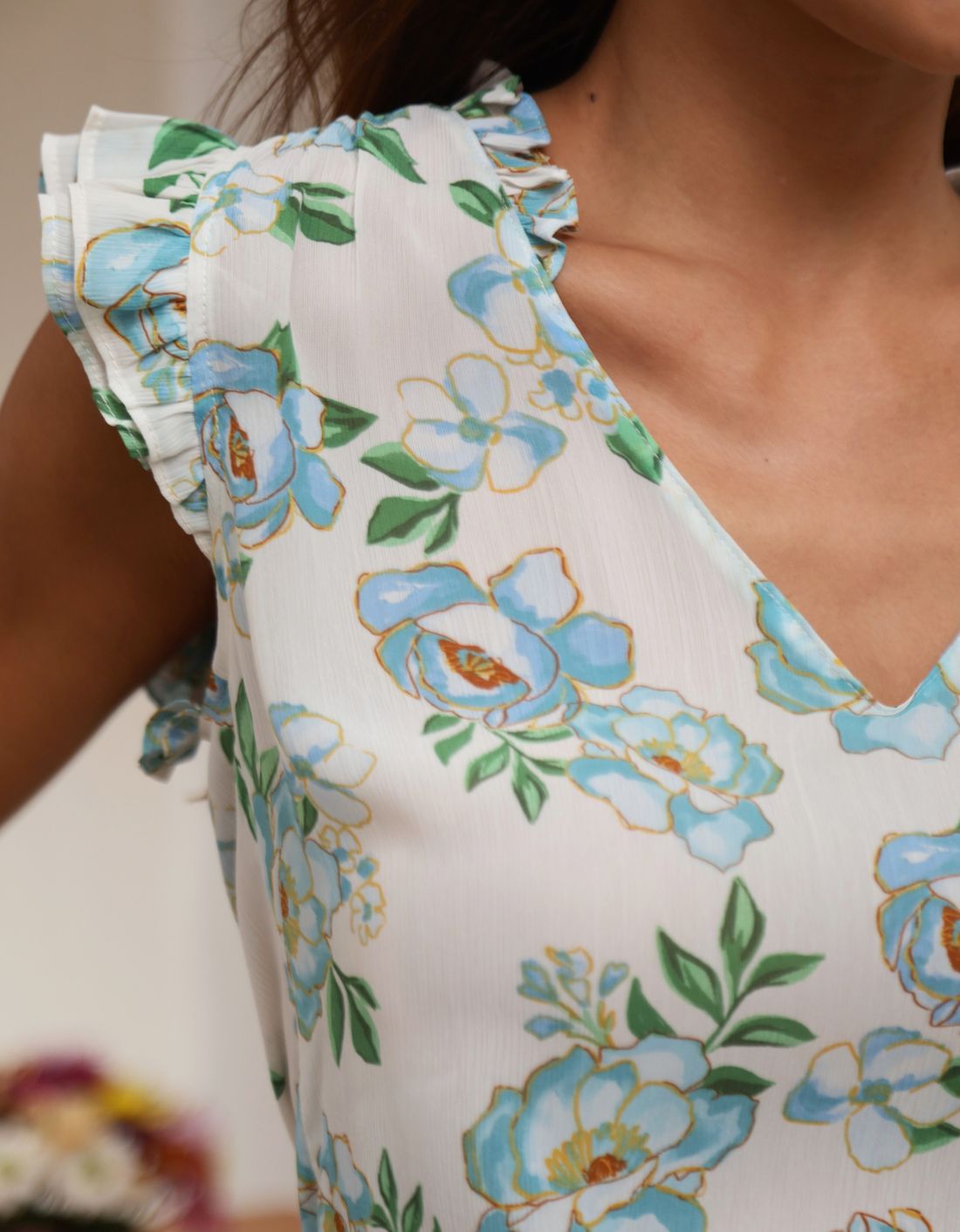 Blusa Floral Decote V Babados - Doce Flor Blusa Floral Decote V Babados - Doce Flor