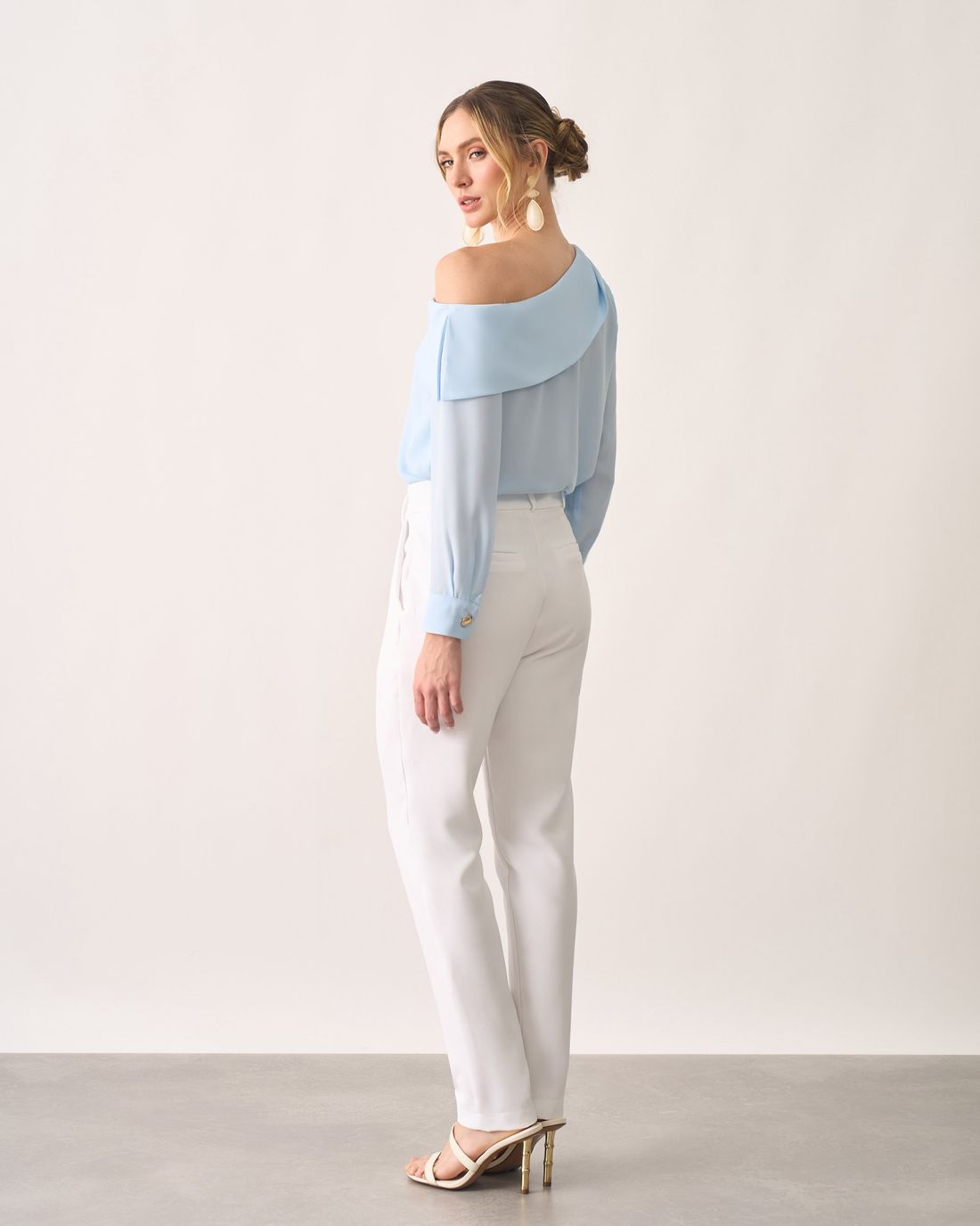 Calça Alfaiataria Pregas com Bolso - Milalai Calça Alfaiataria Pregas com Bolso - Milalai