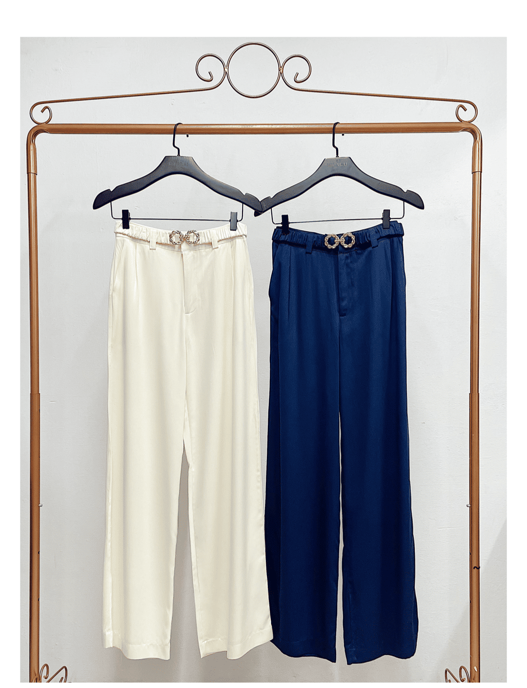 Calça Feminina Pantalona em Viscose Sarja com Cinto e Fivela Exclusiva - Milalai Calça Feminina Pantalona em Viscose Sarja com Cinto e Fivela Exclusiva - Milalai
