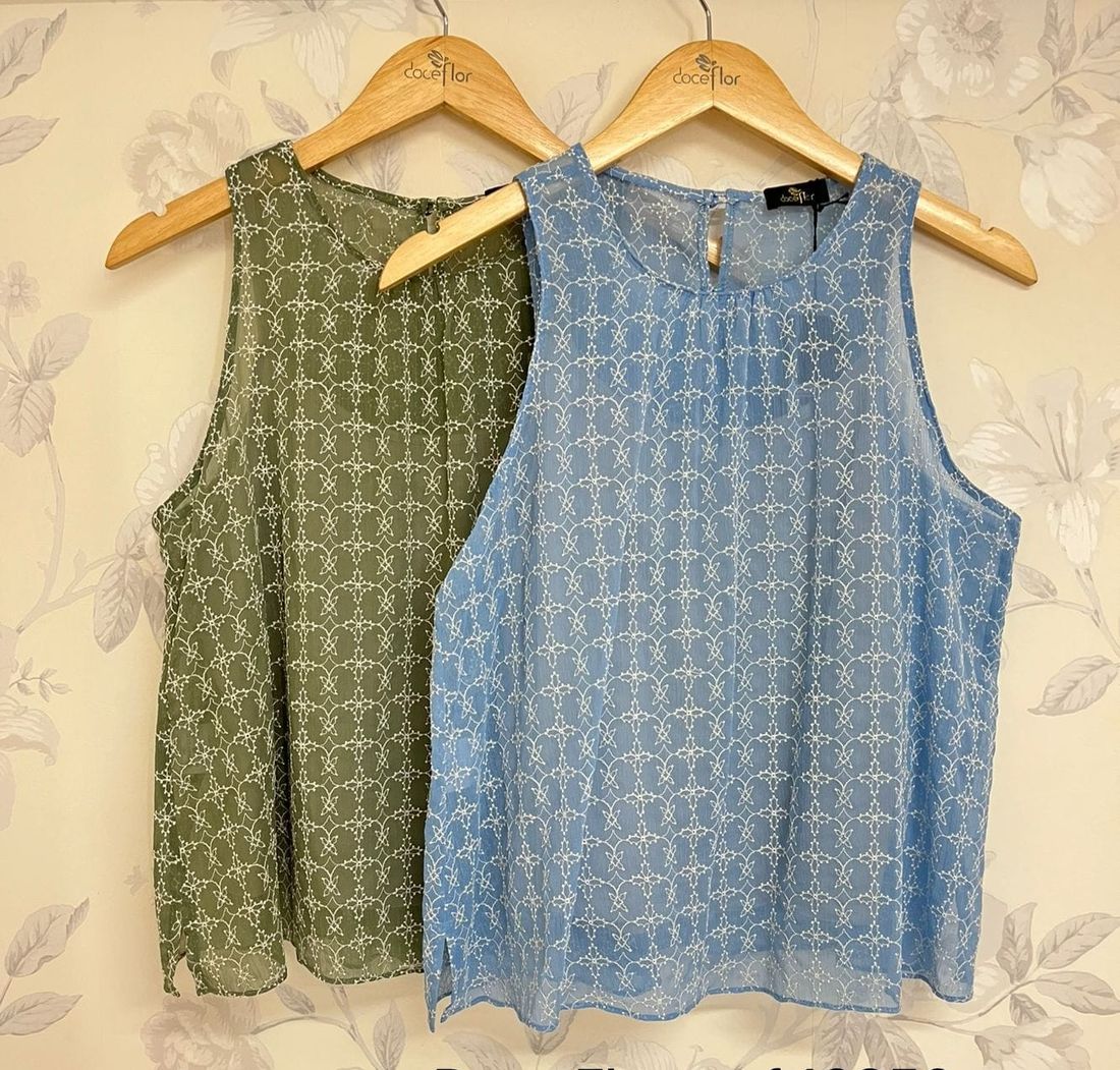 Blusa Cavada Em Chiffon Botões - Doce Flor Blusa Cavada Em Chiffon Botões - Doce Flor
