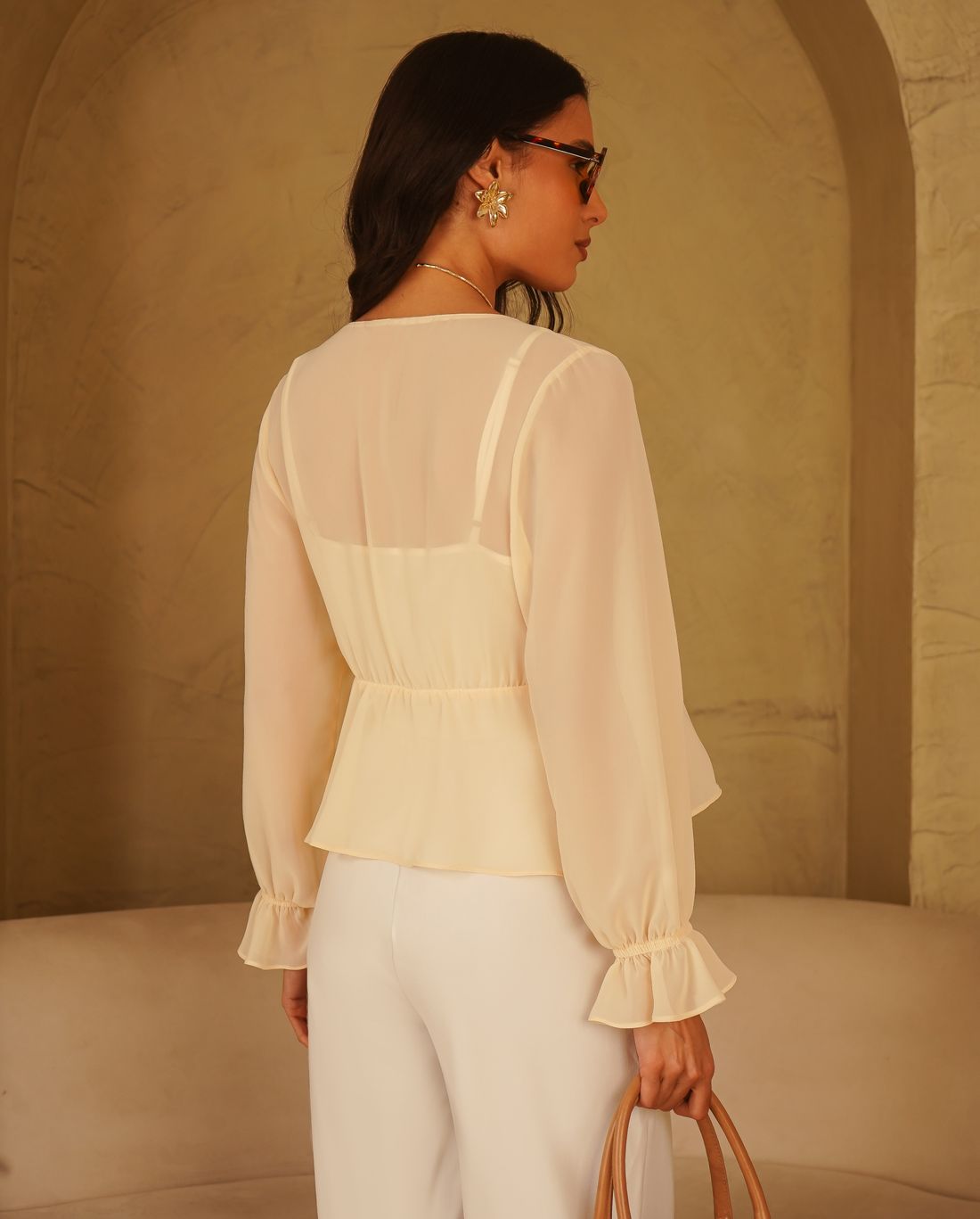 Blusa Chiffon Jabots Recorte Manga Longa - Donna Ritz Blusa Chiffon Jabots Recorte Manga Longa - Donna Ritz