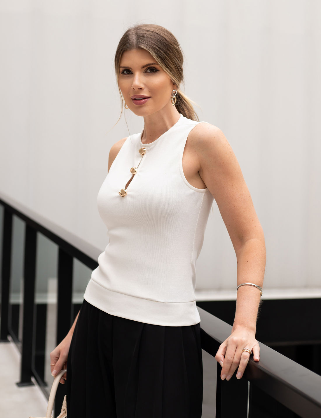 Regata Malha Ribana Botões Orgânico - Unique Chic