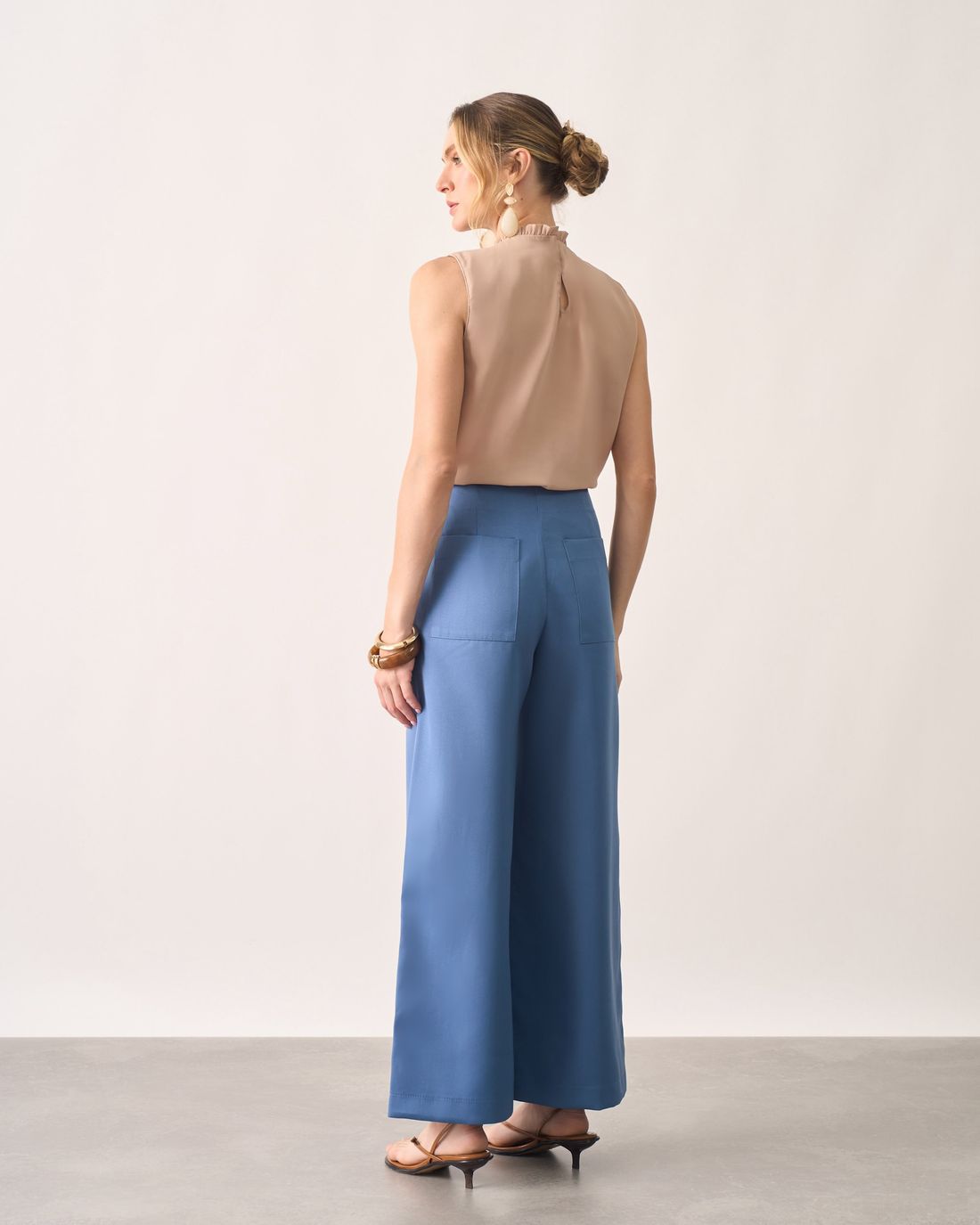 Calça Alfaiataria Mista Pantacourt - Milalai Calça Alfaiataria Mista Pantacourt - Milalai