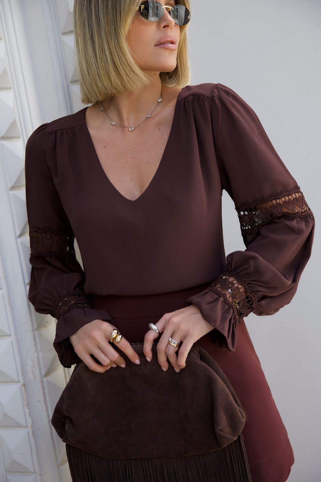 Blusa Crepe Decote V Manga Longa Renda - Milalai Blusa Crepe Decote V Manga Longa Renda - Milalai