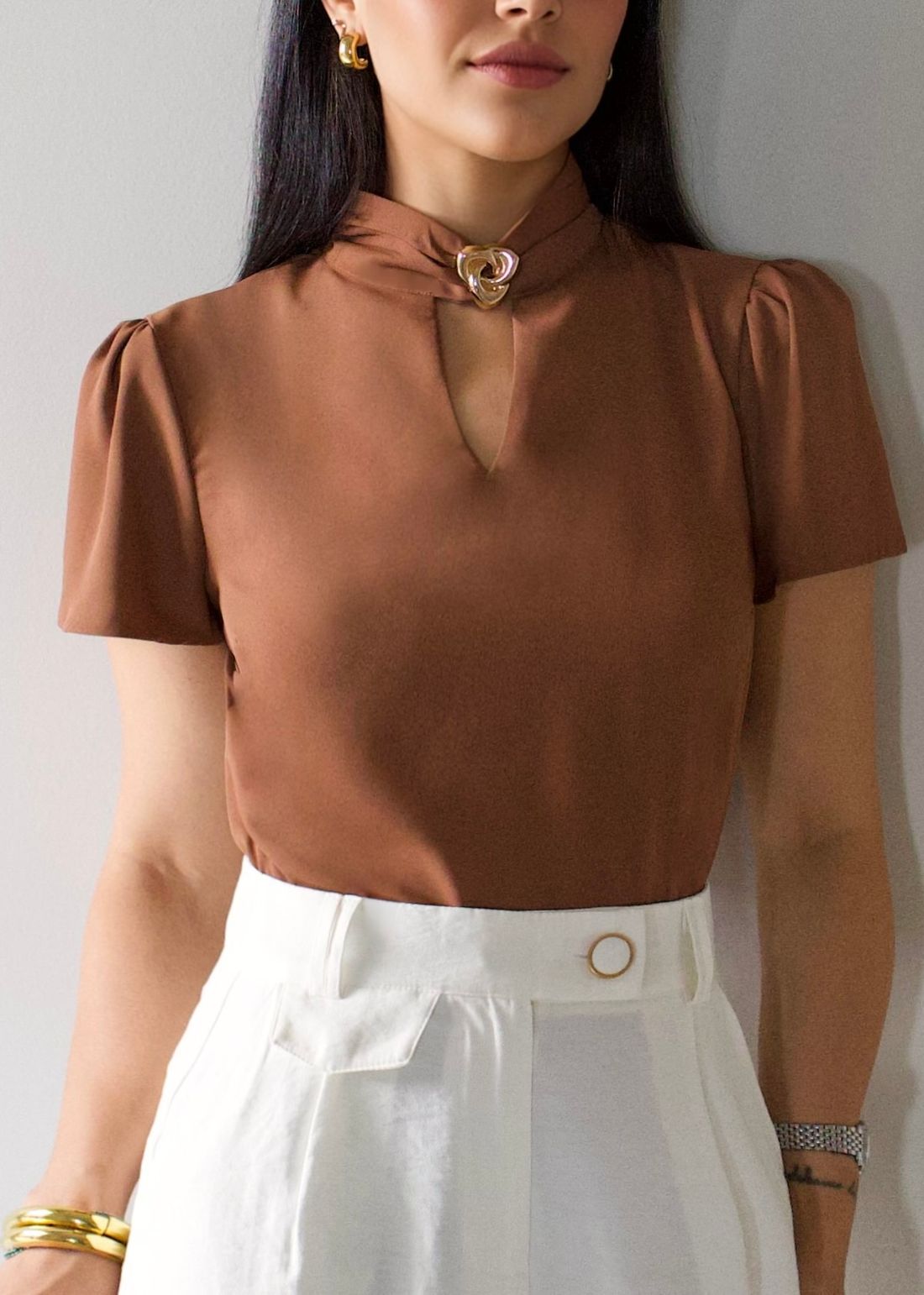 Blusa Fivela Dourada Gola - Milalai Blusa Fivela Dourada Gola - Milalai