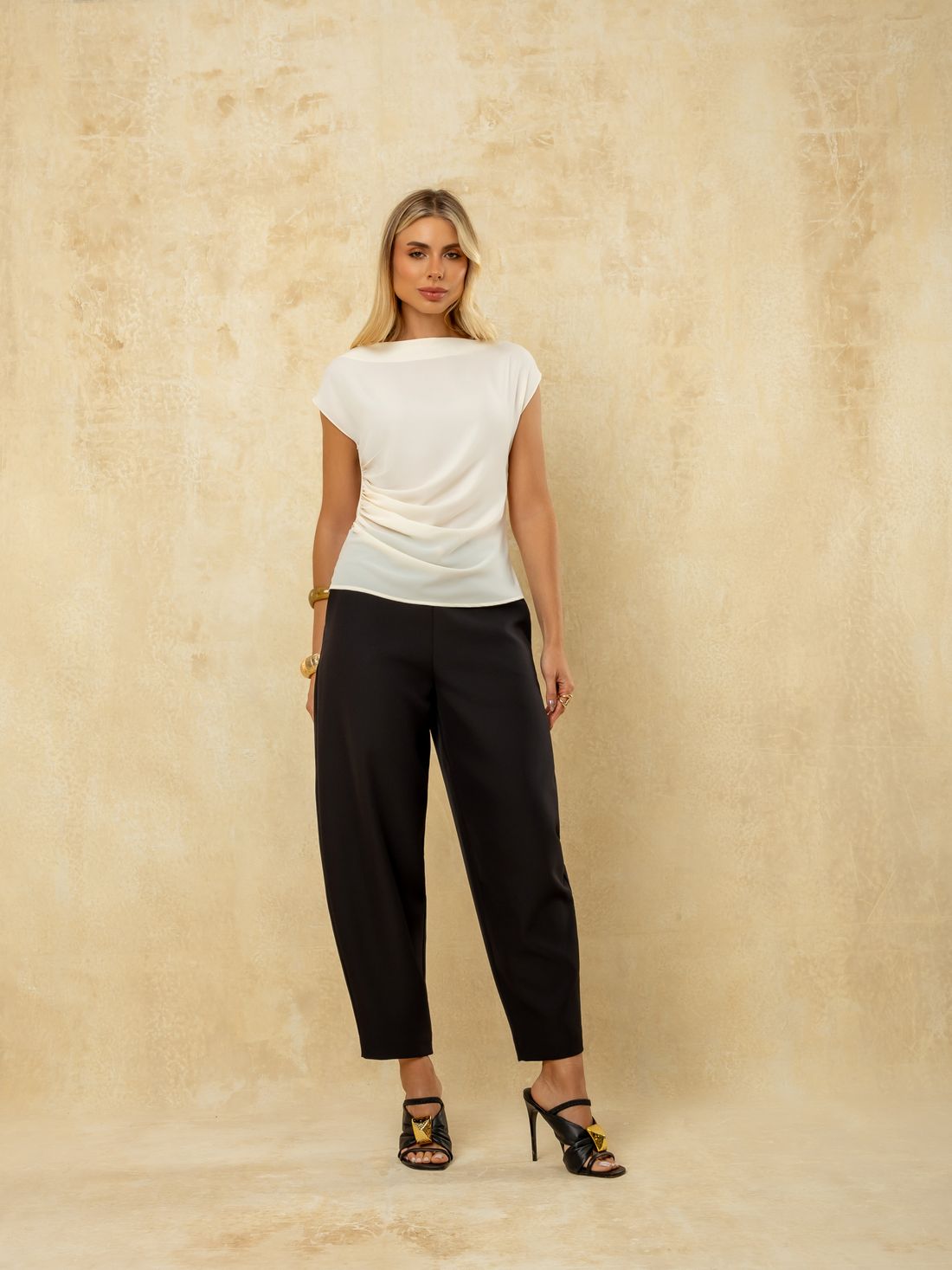 Calça Feminina de Alfaiataria Balloon - Doce Flor Calça Feminina de Alfaiataria Balloon - Doce Flor