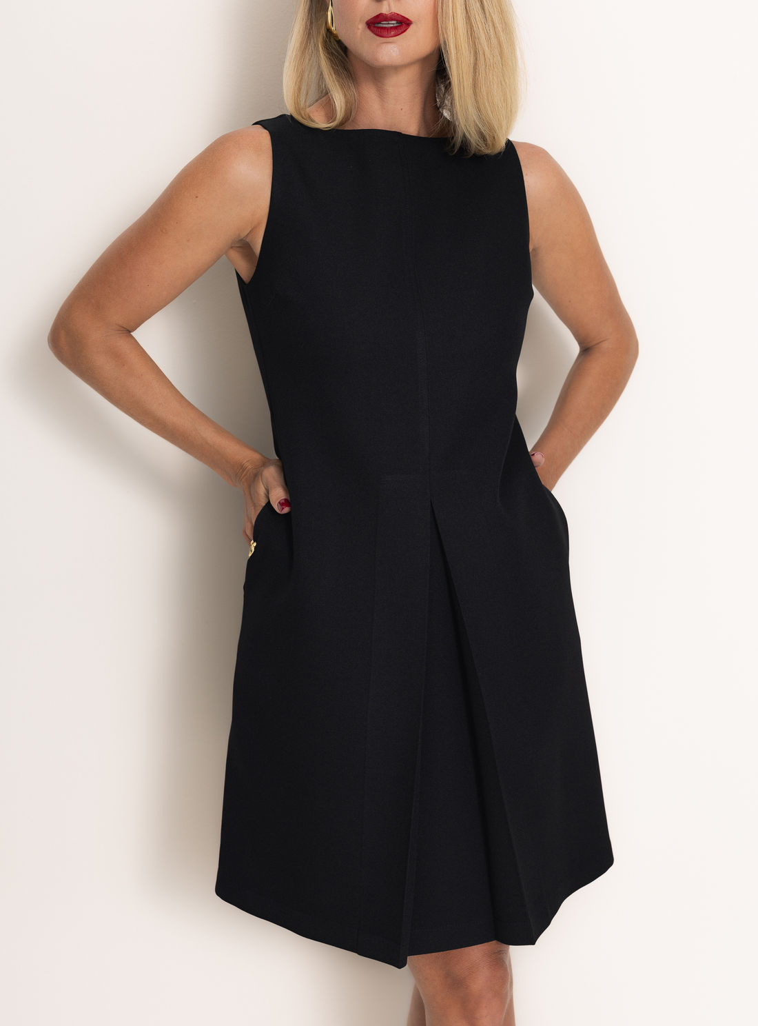 Vestido Prega Alfaiataria - Unique Chic Vestido Prega Alfaiataria - Unique Chic