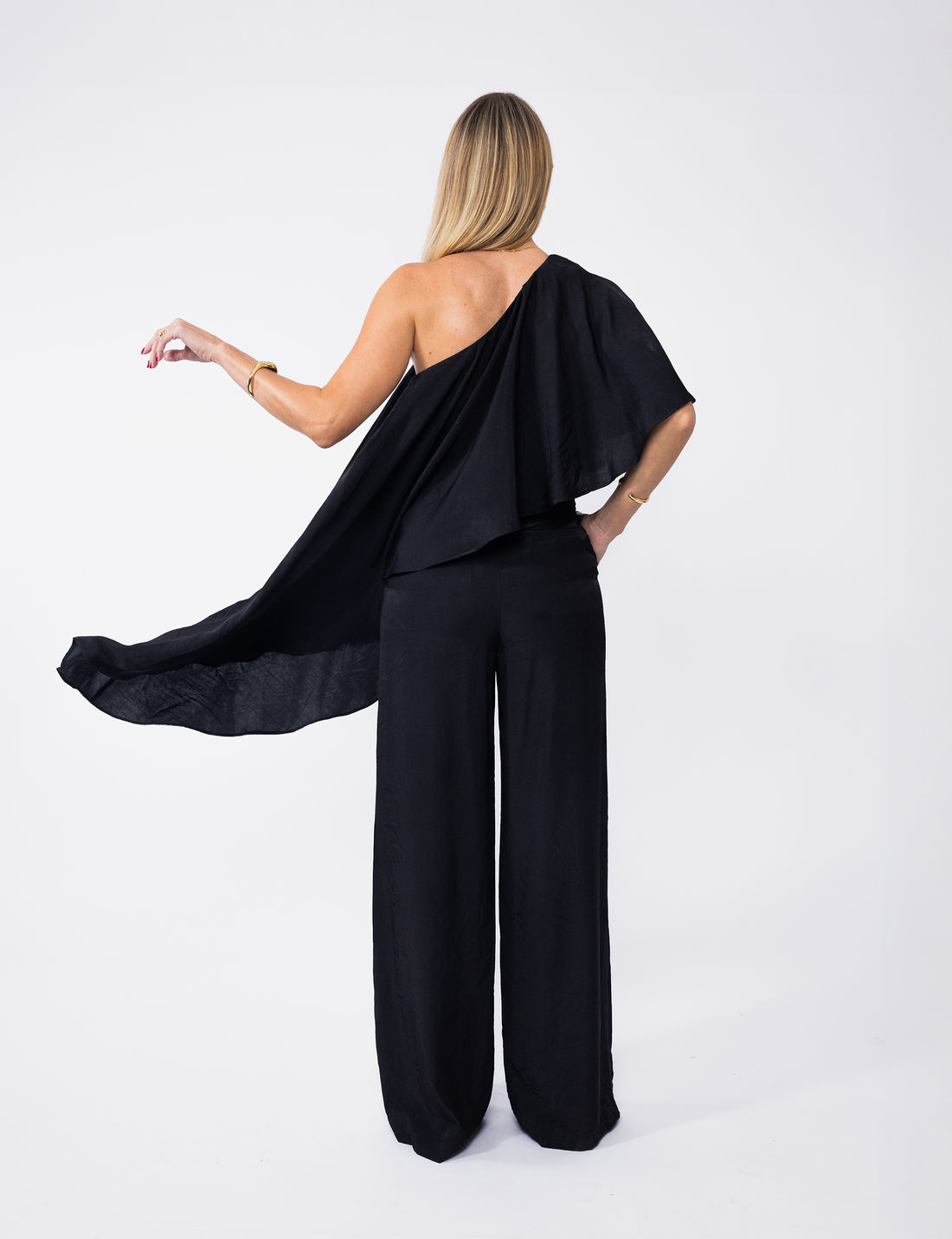 Blusa Assimétrica Viscose Acetinada - Unique Chic Blusa Assimétrica Viscose Acetinada - Unique Chic