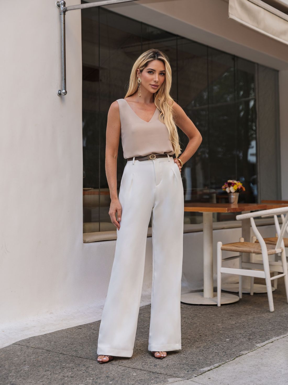 Calça Feminina Alfaiataria Reta com Botão Forrado - Milalai Calça Feminina Alfaiataria Reta com Botão Forrado - Milalai