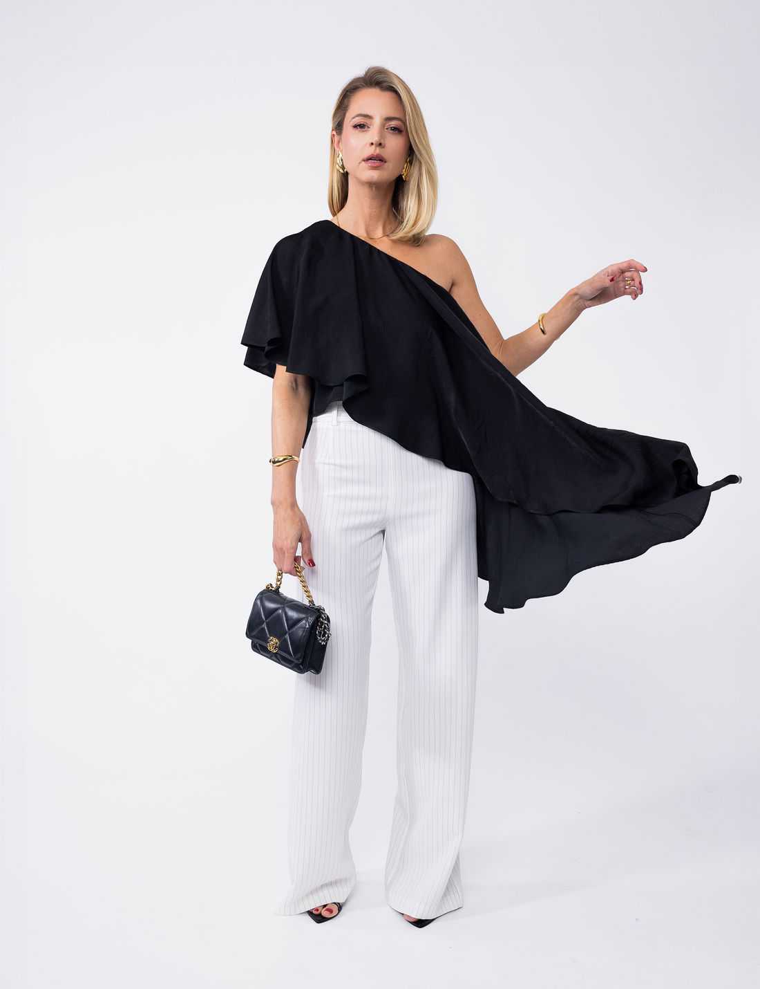 Blusa Assimétrica Viscose Acetinada - Unique Chic Blusa Assimétrica Viscose Acetinada - Unique Chic