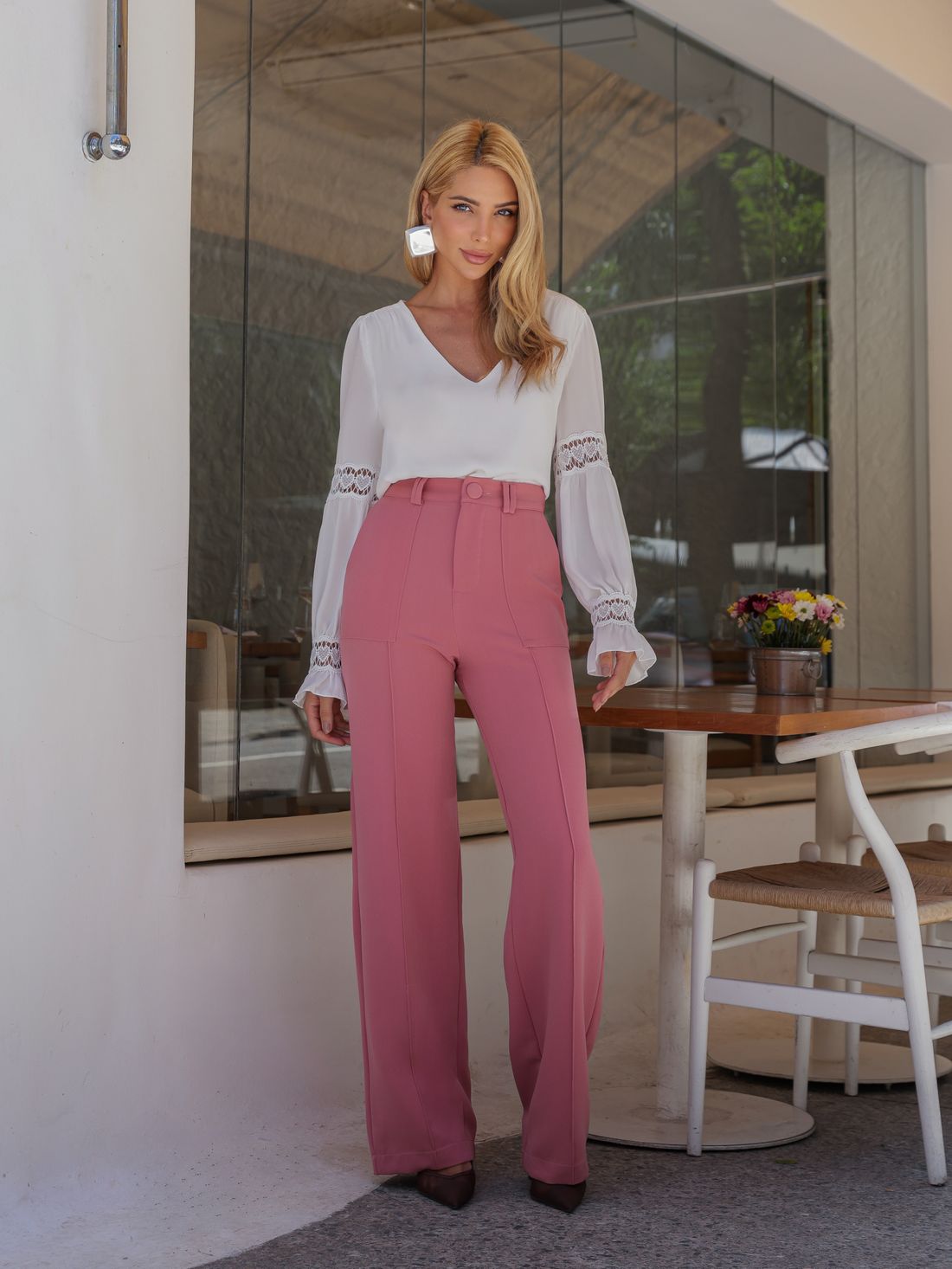 Blusa Crepe Decote V Manga Longa Renda - Milalai Blusa Crepe Decote V Manga Longa Renda - Milalai