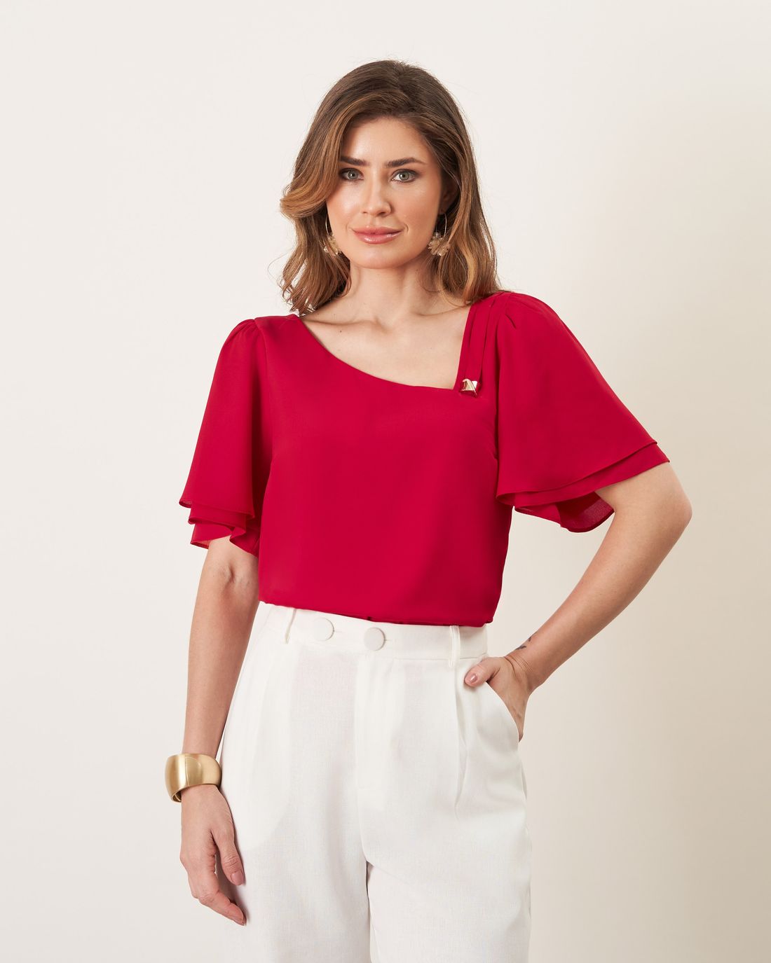 Blusa Crepe Decote Assimétrico Com Fivela - Milalai Blusa Crepe Decote Assimétrico Com Fivela - Milalai